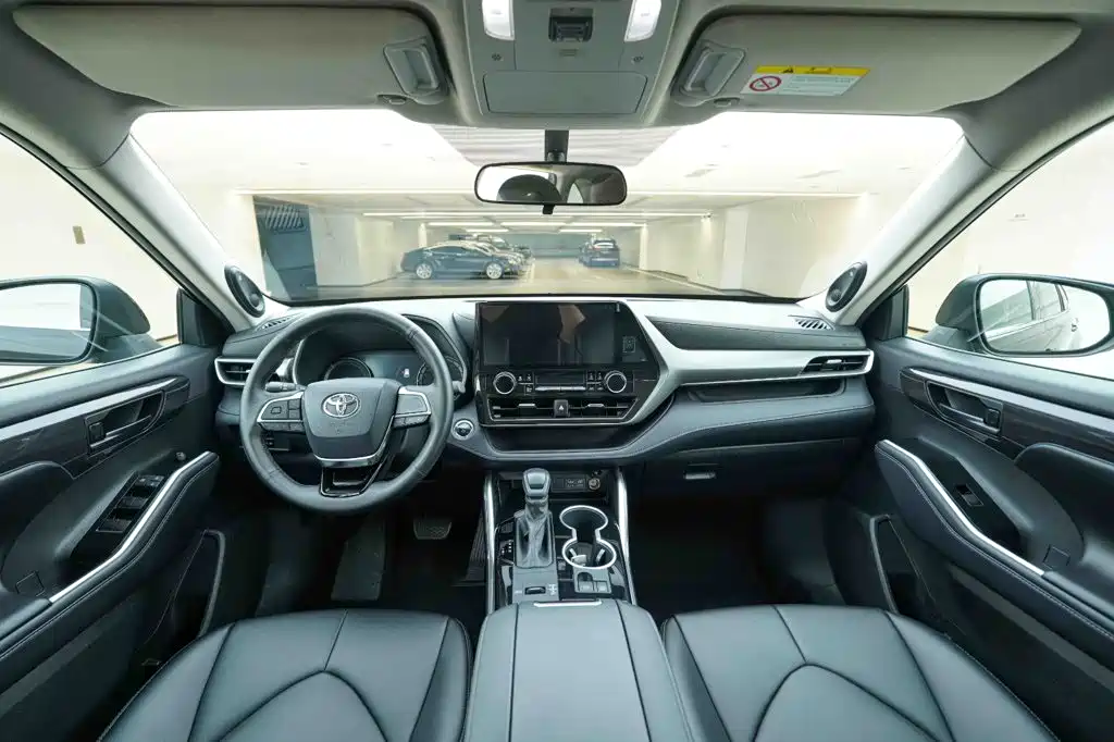 Toyota Highlander 2023 2.5L Smart Hybrid Dual Engine FWD Elite 5-Seater — фото 19