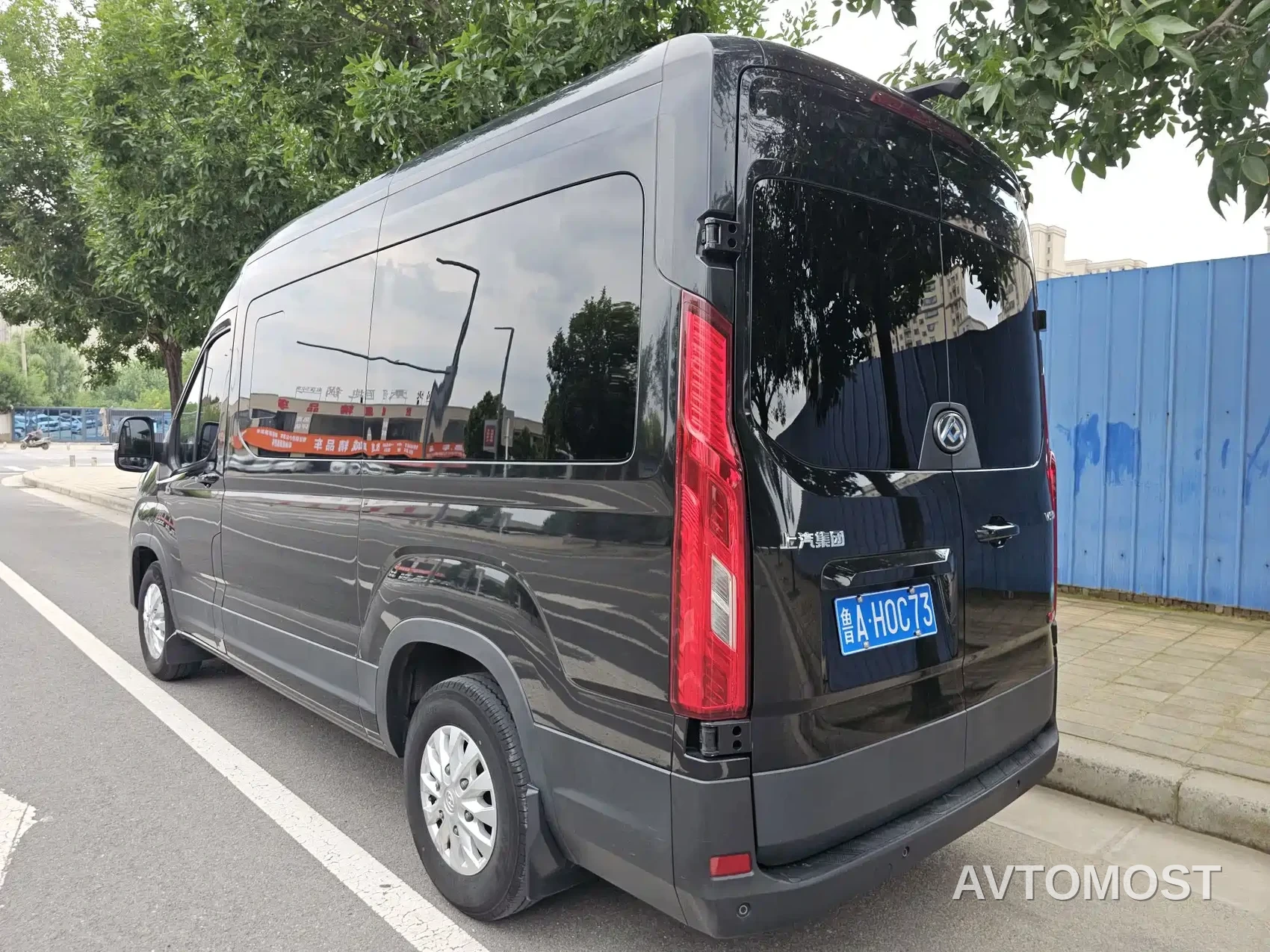 SAIC Maxus Xintu V90 2024 Zhijie 2.0T Automatic FWD Long Wheelbase High Roof Single Rear Tire 6/7-Seater — фото 4
