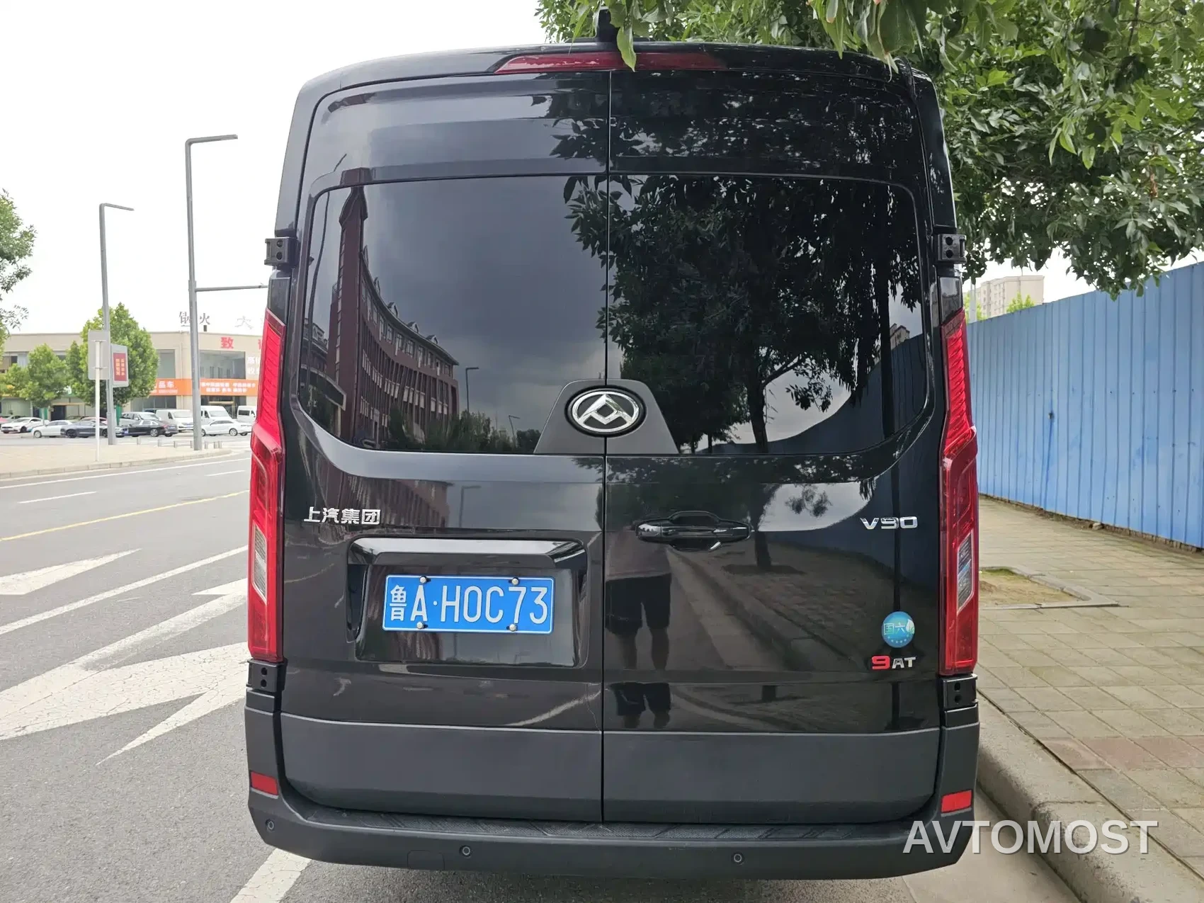 SAIC Maxus Xintu V90 2024 Zhijie 2.0T Automatic FWD Long Wheelbase High Roof Single Rear Tire 6/7-Seater — фото 5