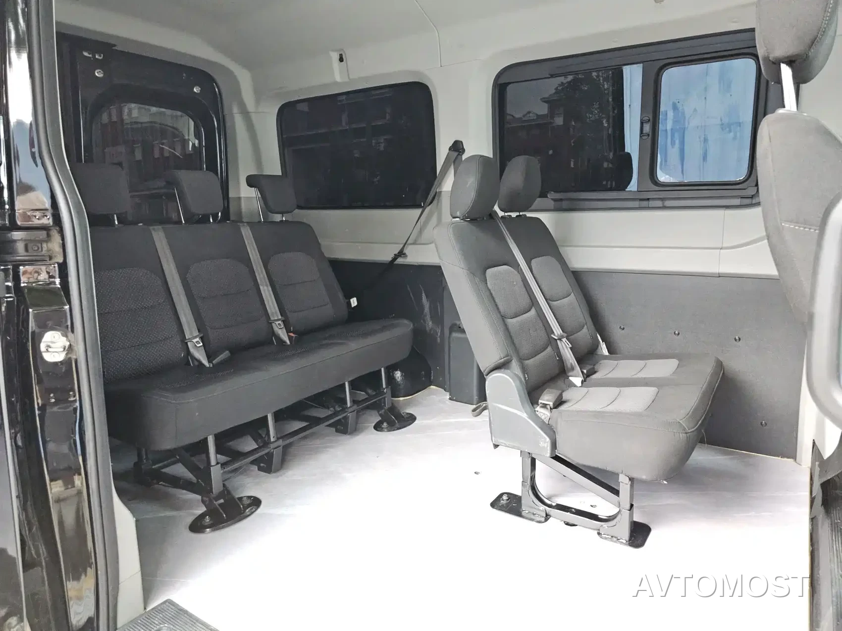 SAIC Maxus Xintu V90 2024 Zhijie 2.0T Automatic FWD Long Wheelbase High Roof Single Rear Tire 6/7-Seater — фото 9