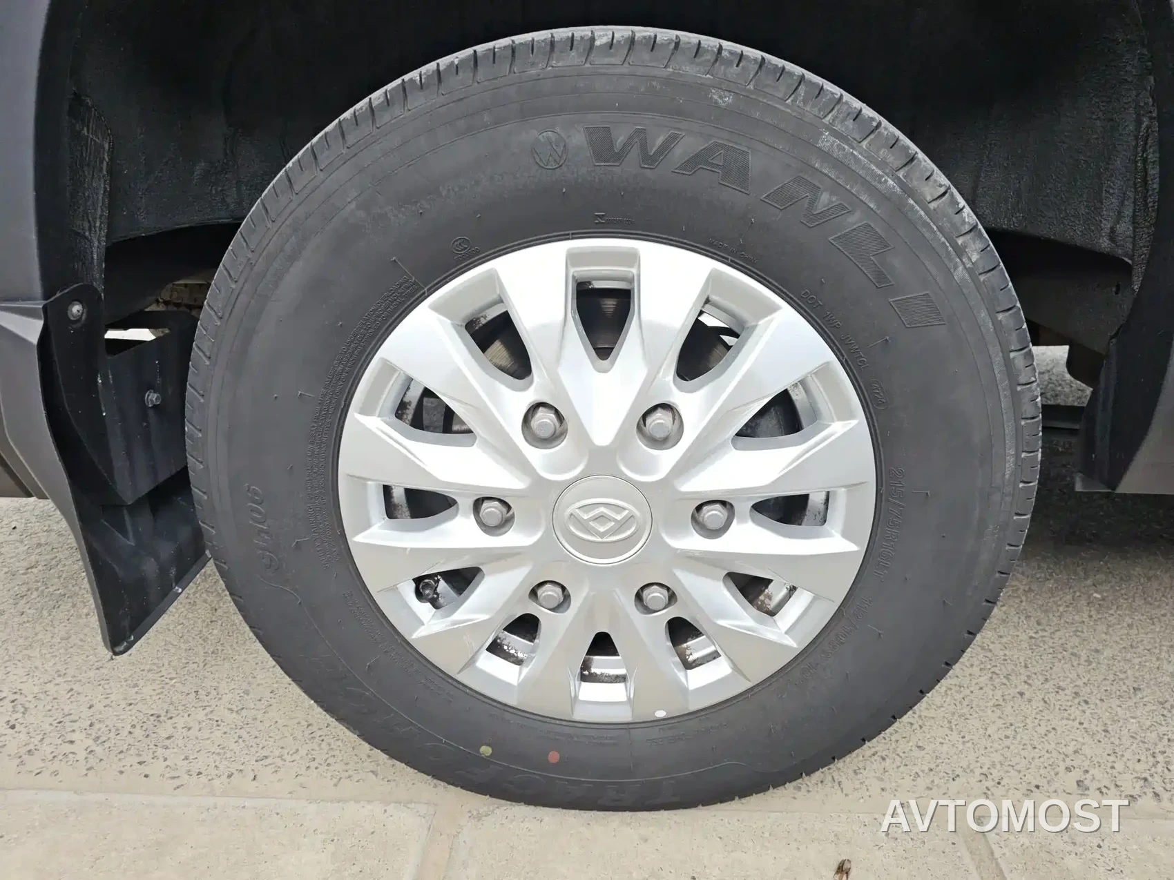 SAIC Maxus Xintu V90 2024 Zhijie 2.0T Automatic FWD Long Wheelbase High Roof Single Rear Tire 6/7-Seater — фото 18