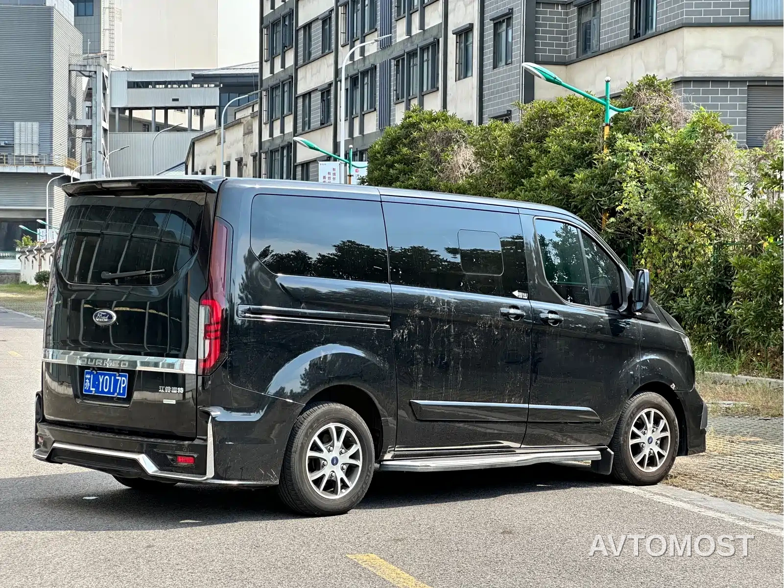 Ford Tourneo 2024 Model 2.0T Auto Supreme Plus Edition — фото 6
