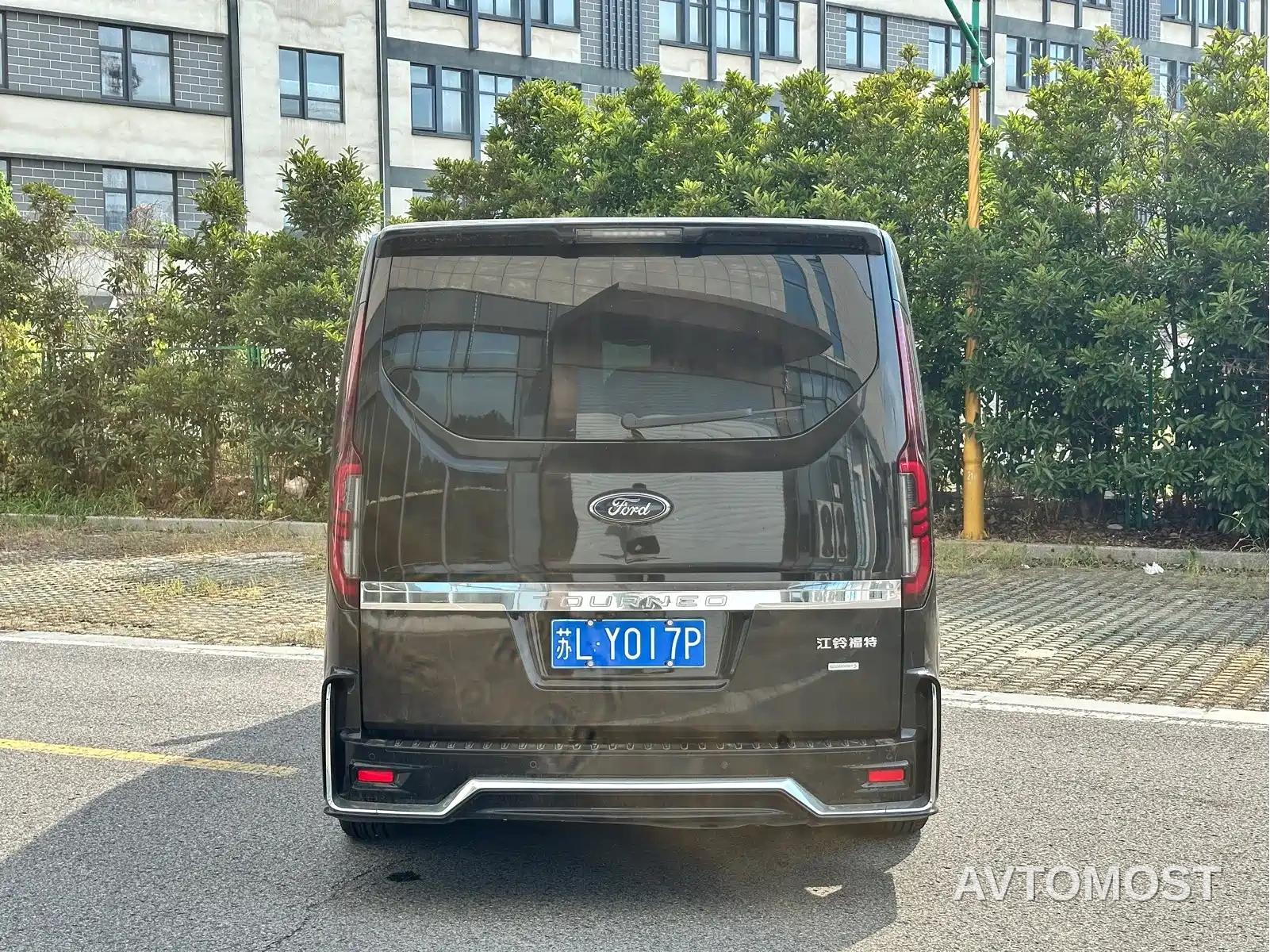 Ford Tourneo 2024 Model 2.0T Auto Supreme Plus Edition — фото 7