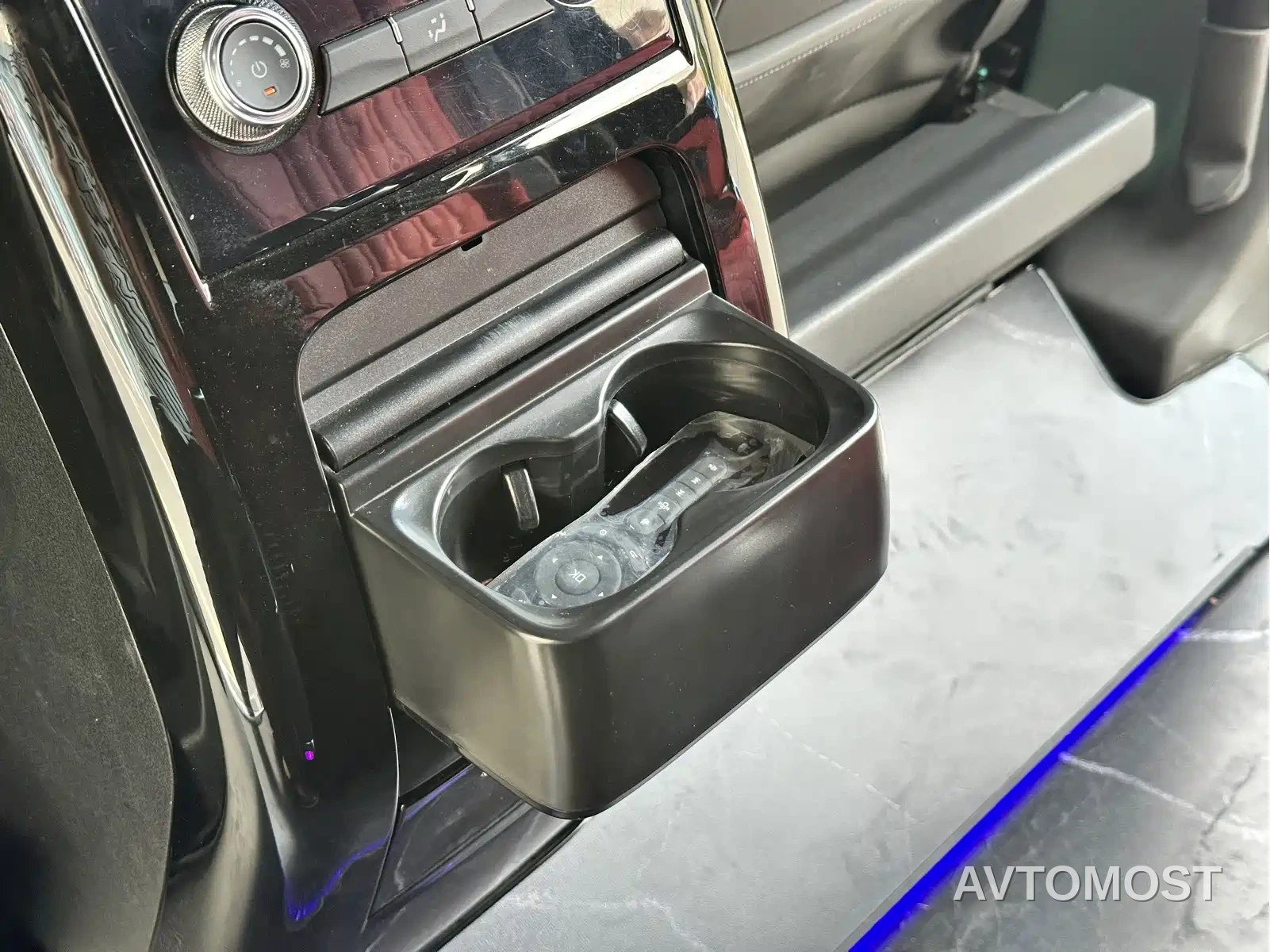 Ford Tourneo 2024 Model 2.0T Auto Supreme Plus Edition — фото 13