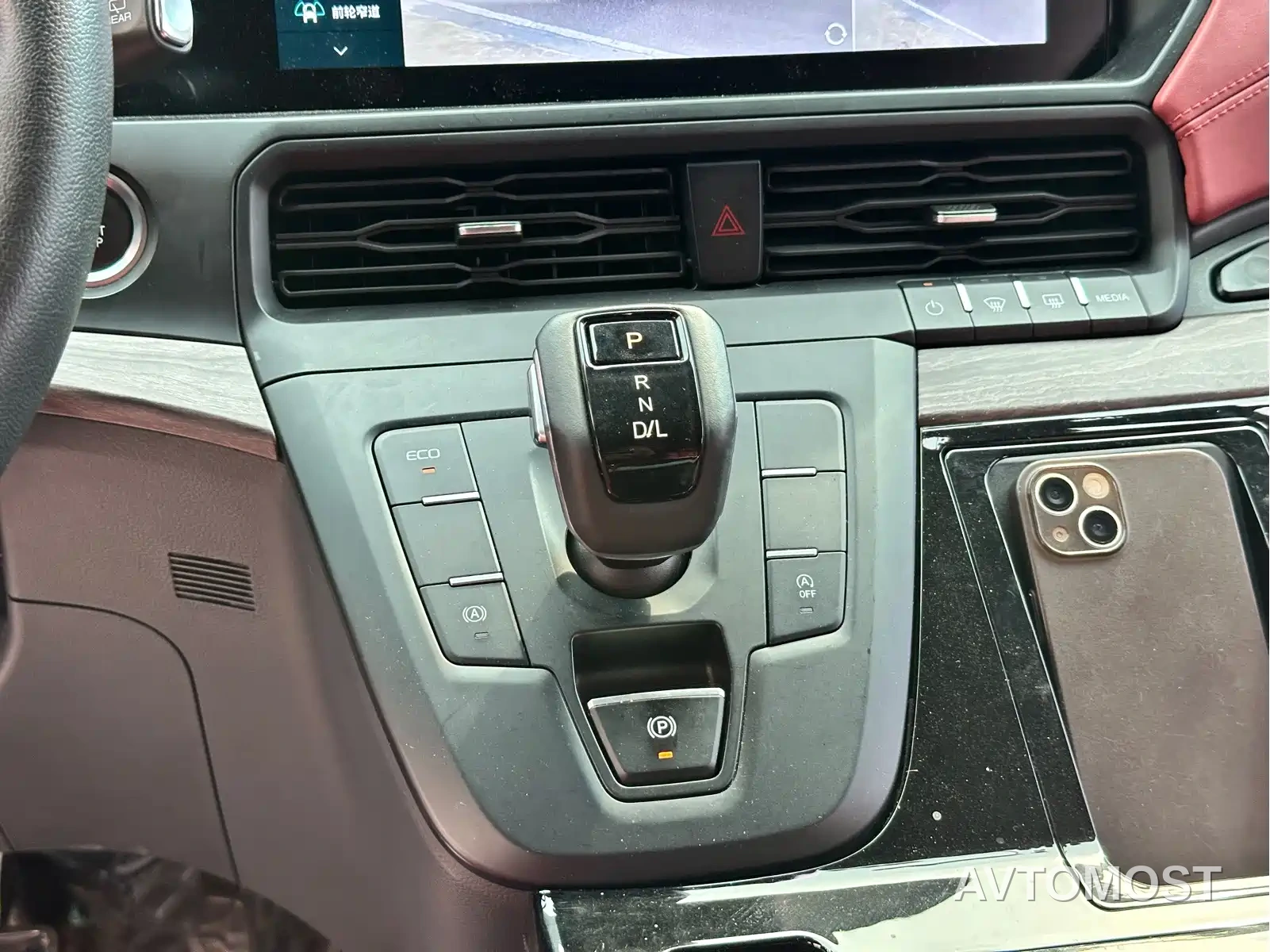 Ford Tourneo 2024 Model 2.0T Auto Supreme Plus Edition — фото 15