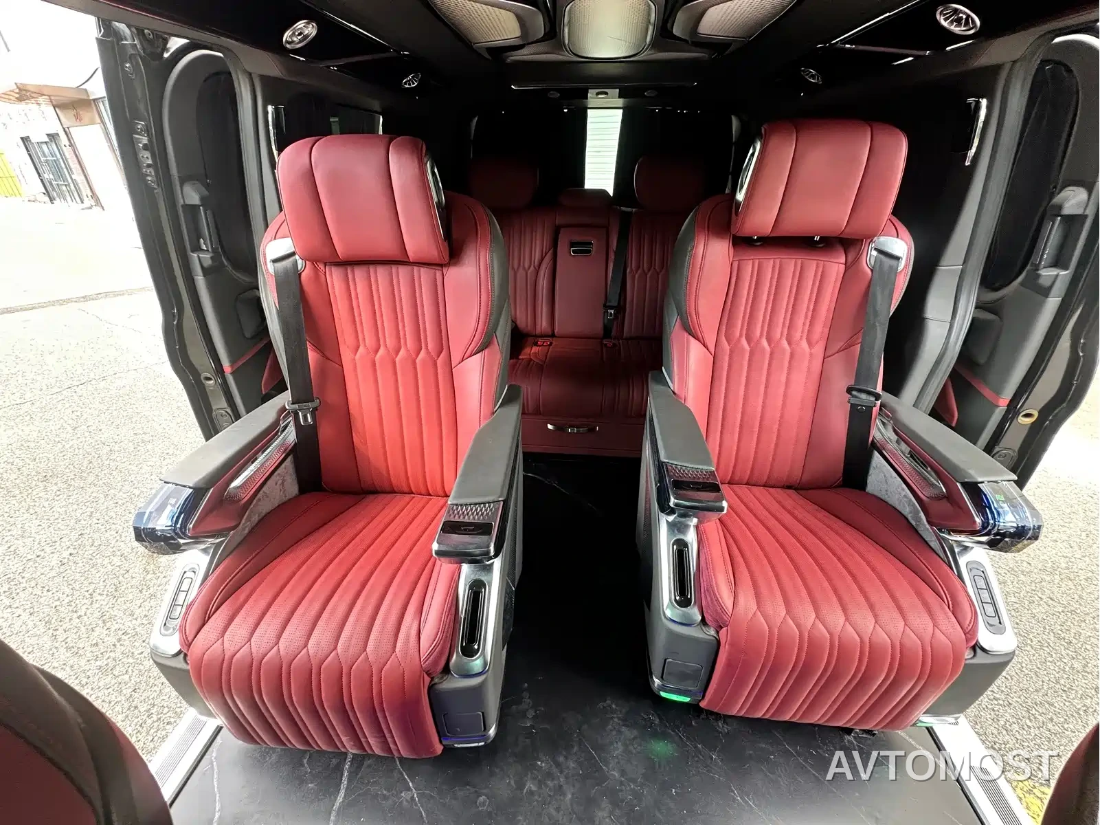 Ford Tourneo 2024 Model 2.0T Auto Supreme Plus Edition — фото 20