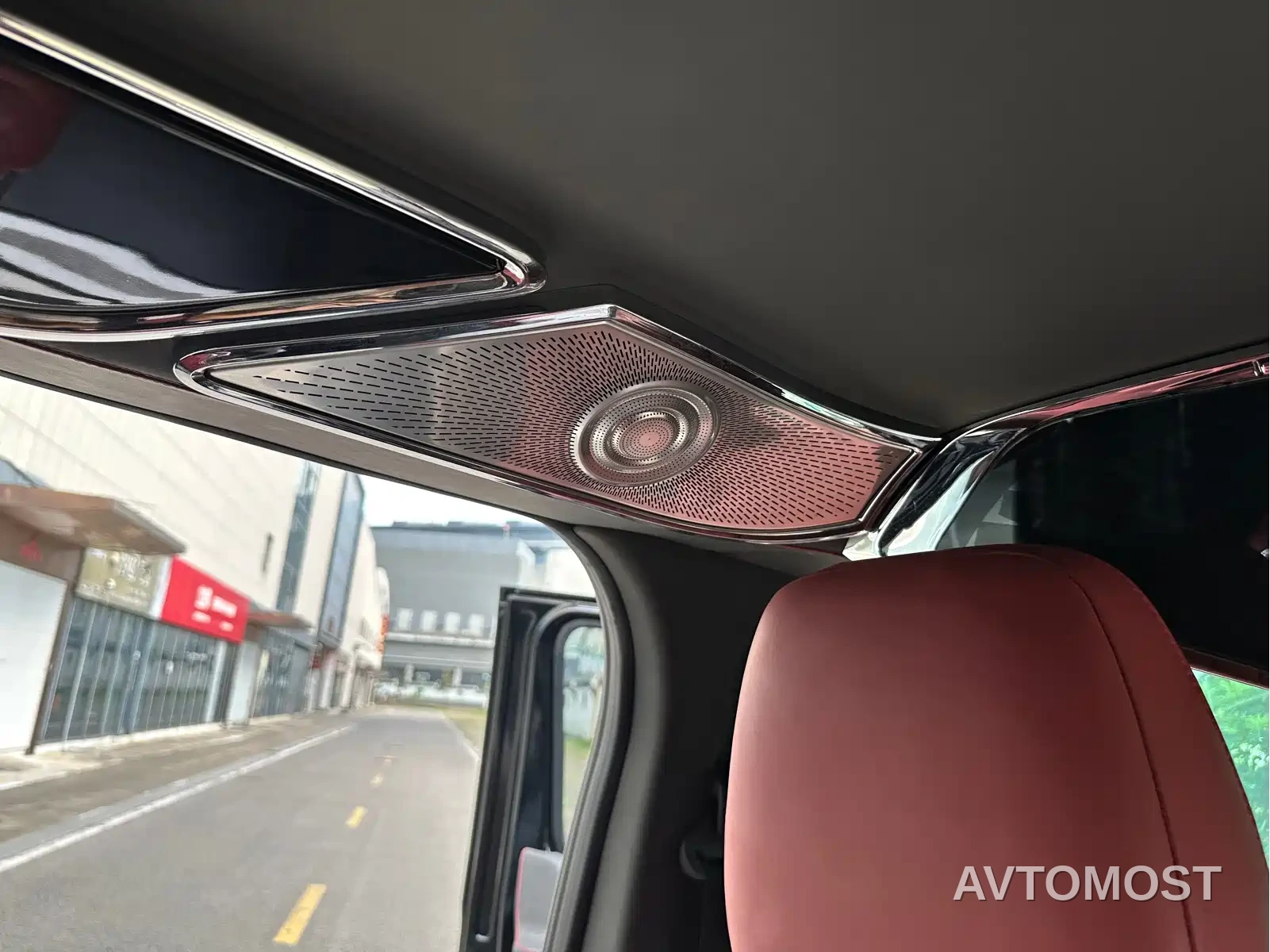 Ford Tourneo 2024 Model 2.0T Auto Supreme Plus Edition — фото 24