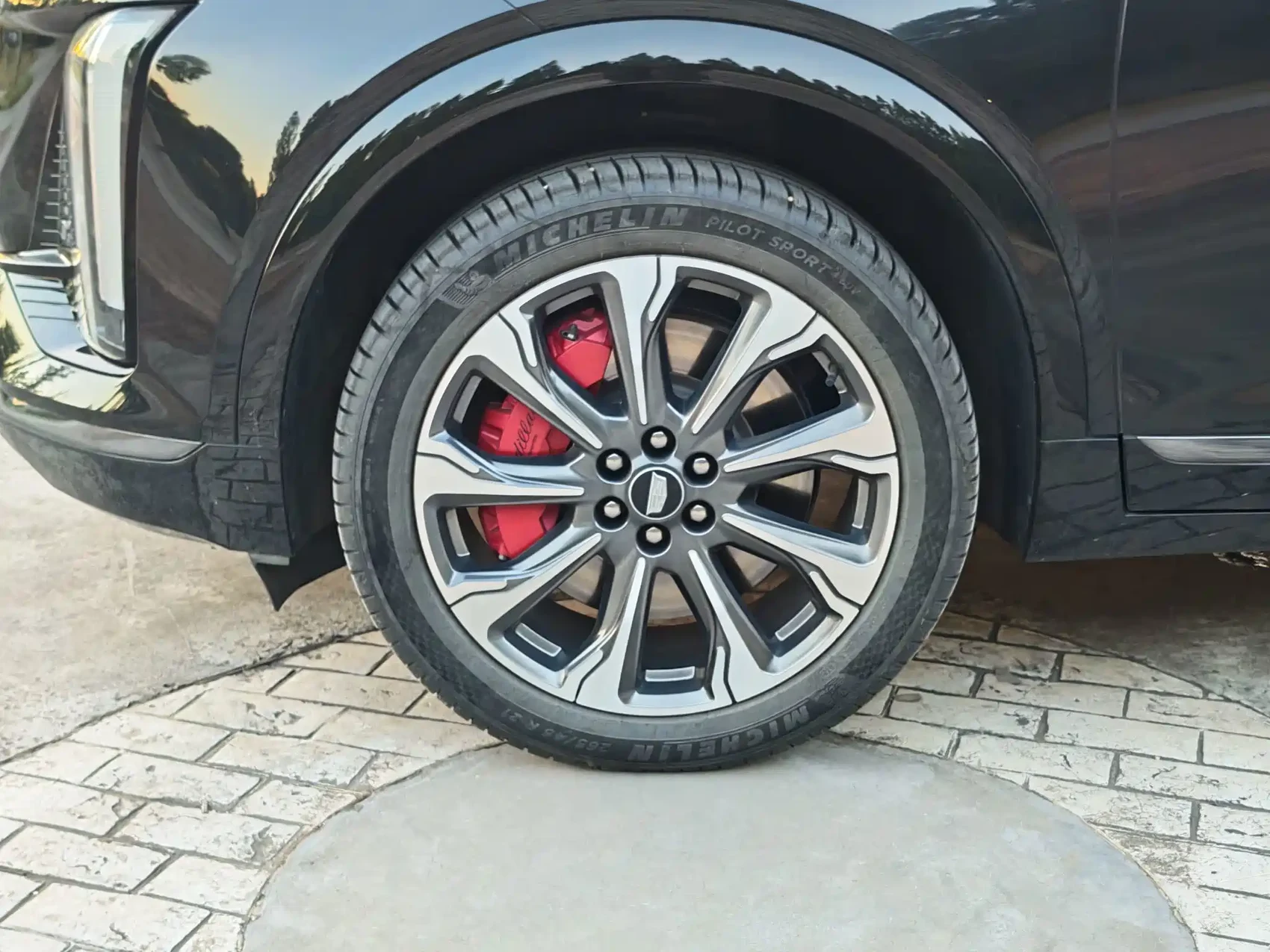 Cadillac XT5 2025 Model 2.0T Platinum — фото 11