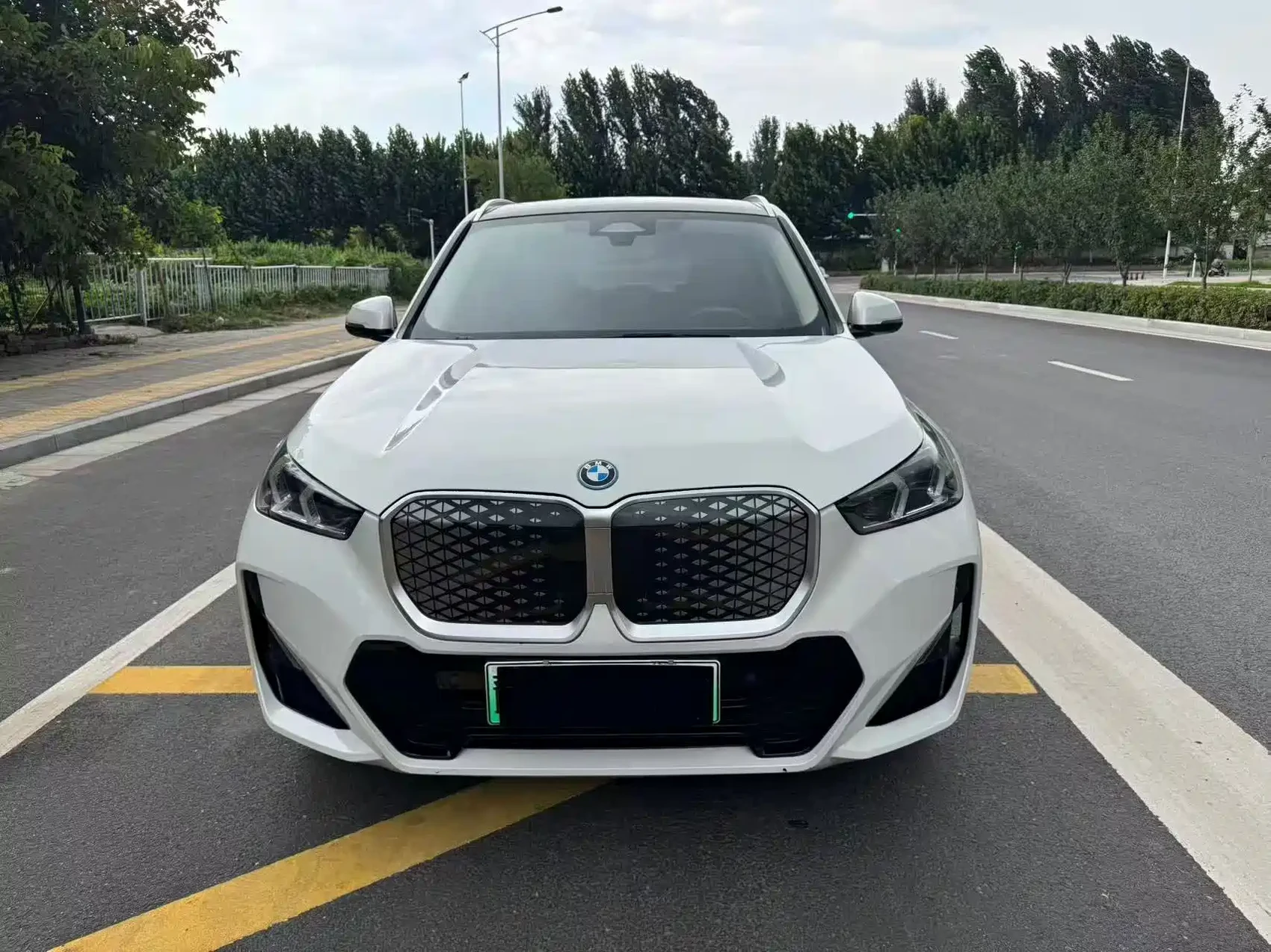 BMW iX1 2023 eDrive25L M Sport Package — фото 2