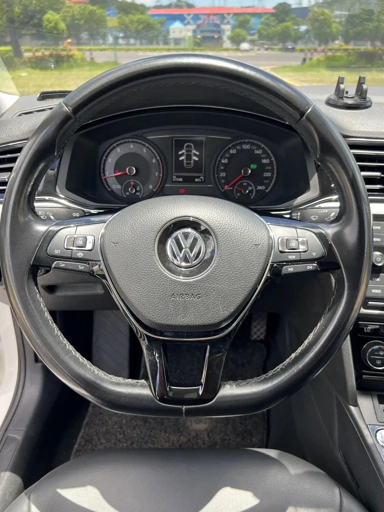 Volkswagen Lamando 2021 230TSI DSG Fashion Edition — фото 8