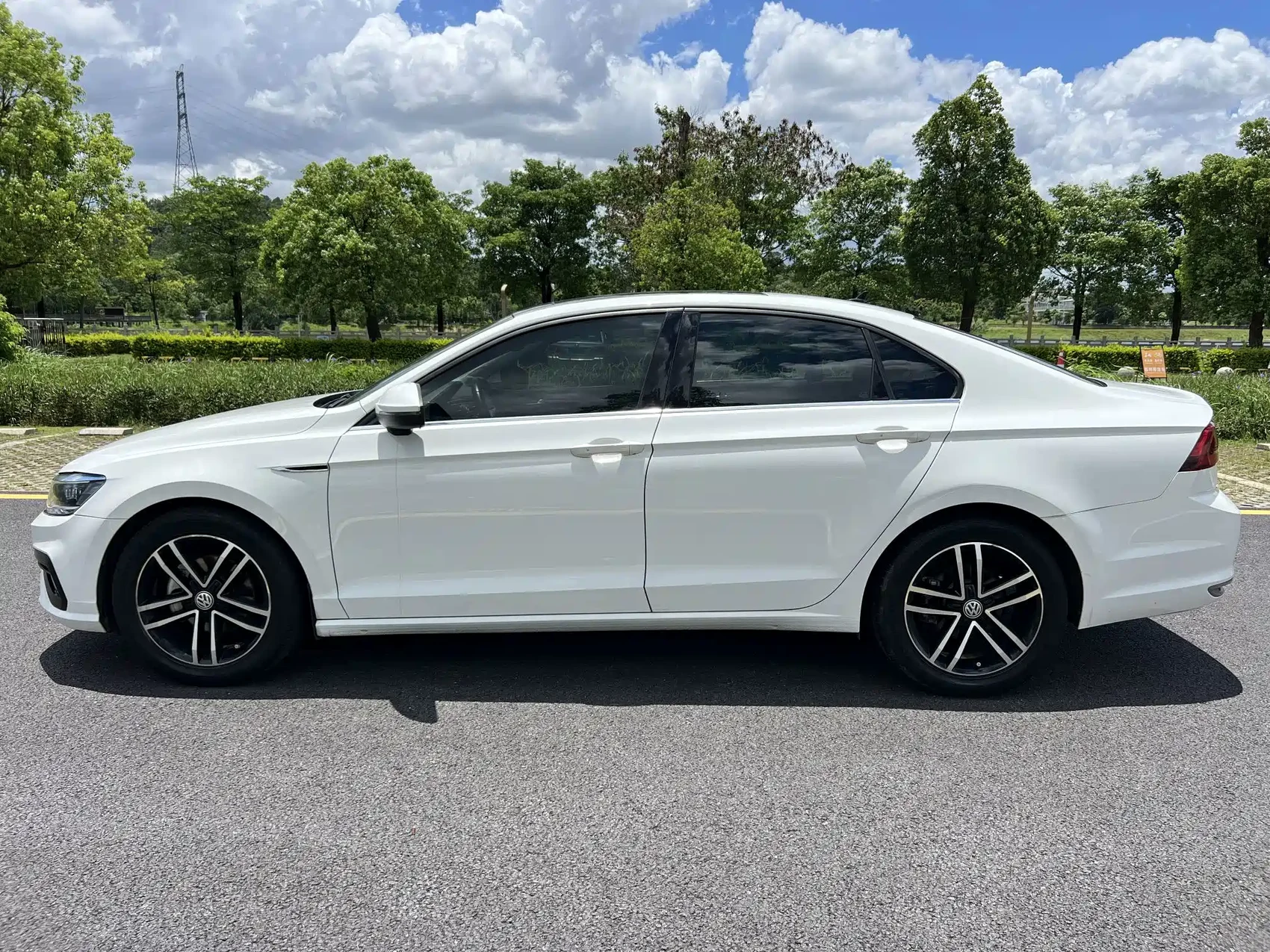 Volkswagen Lamando 2021 230TSI DSG Fashion Edition — фото 12