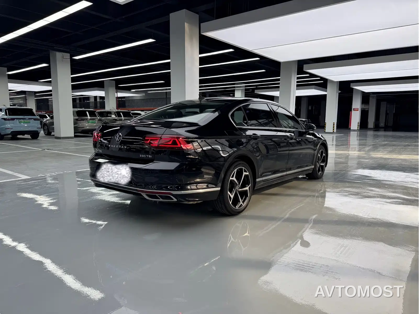 Volkswagen Magotan 2023 Model 2 Million Commemorative Edition 330TSI DSG Luxury — фото 10