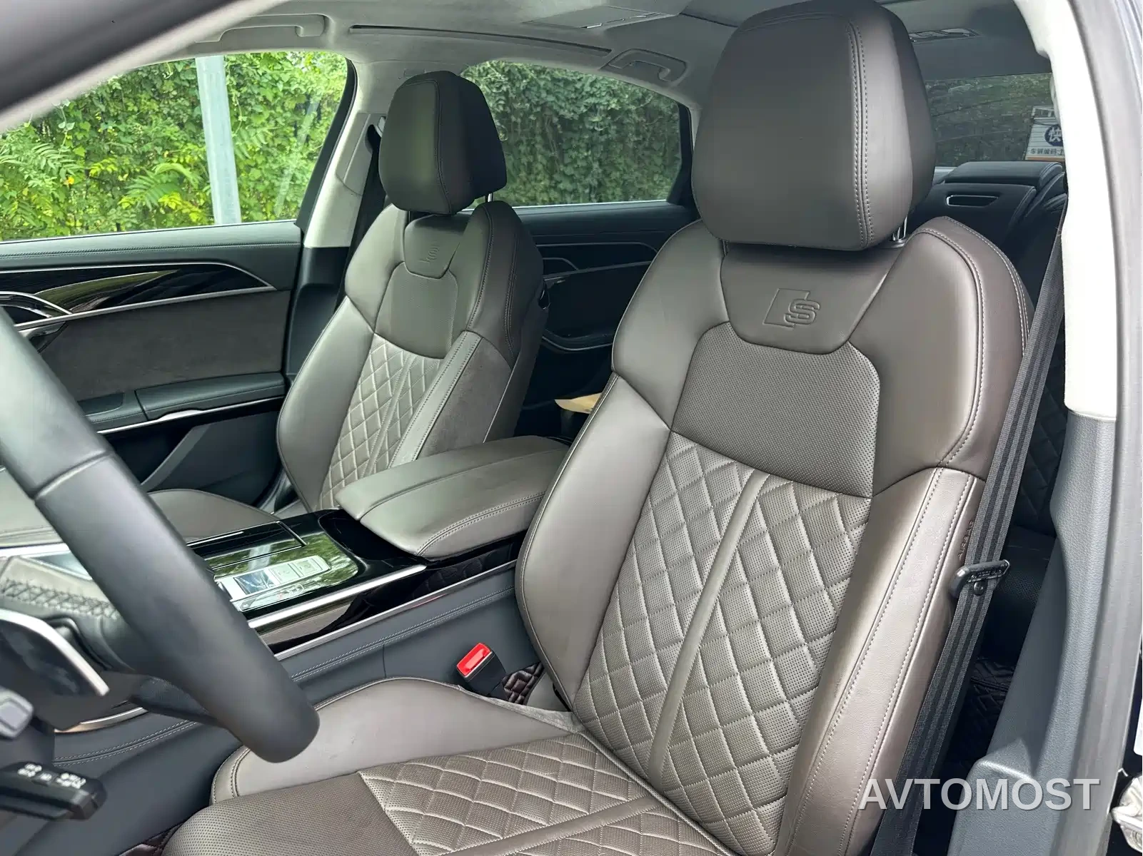 Audi A8 New Energy 2021 A8L 60 TFSIe quattro — фото 7