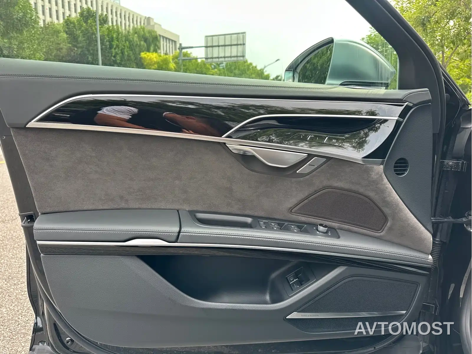 Audi A8 New Energy 2021 A8L 60 TFSIe quattro — фото 19