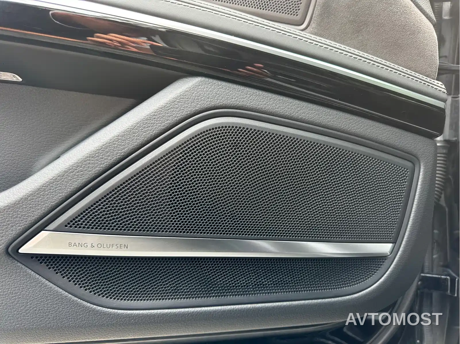 Audi A8 New Energy 2021 A8L 60 TFSIe quattro — фото 21