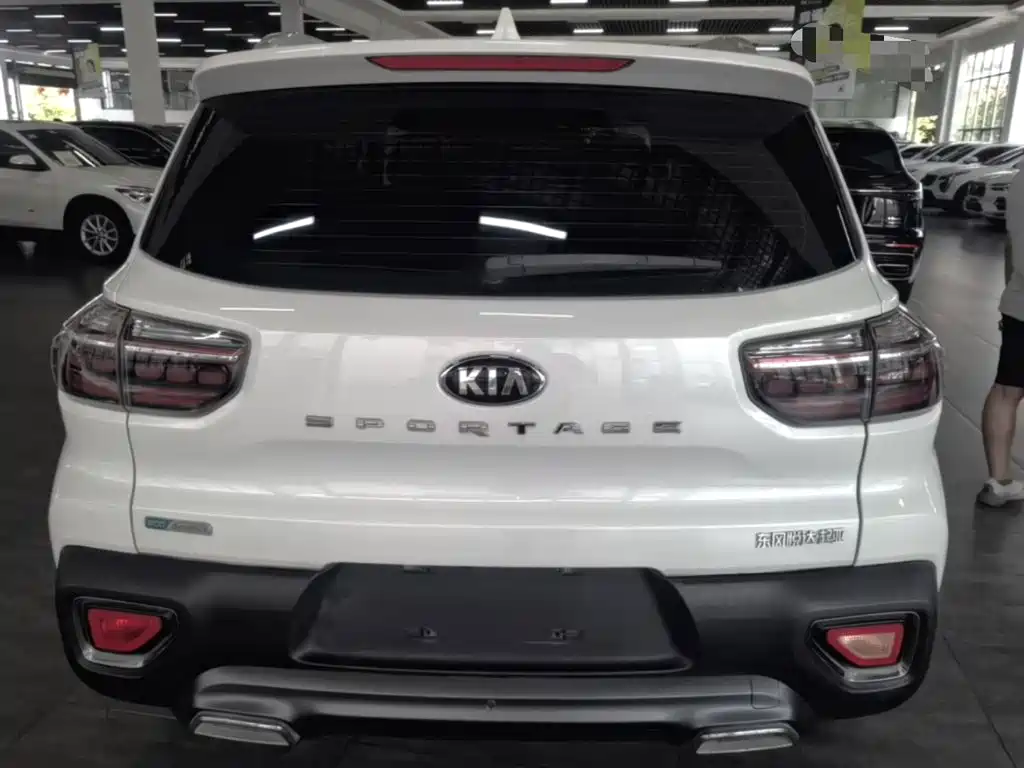 Kia Sportage 2019 2.0L Automatic Smart Luxury Edition — фото 6