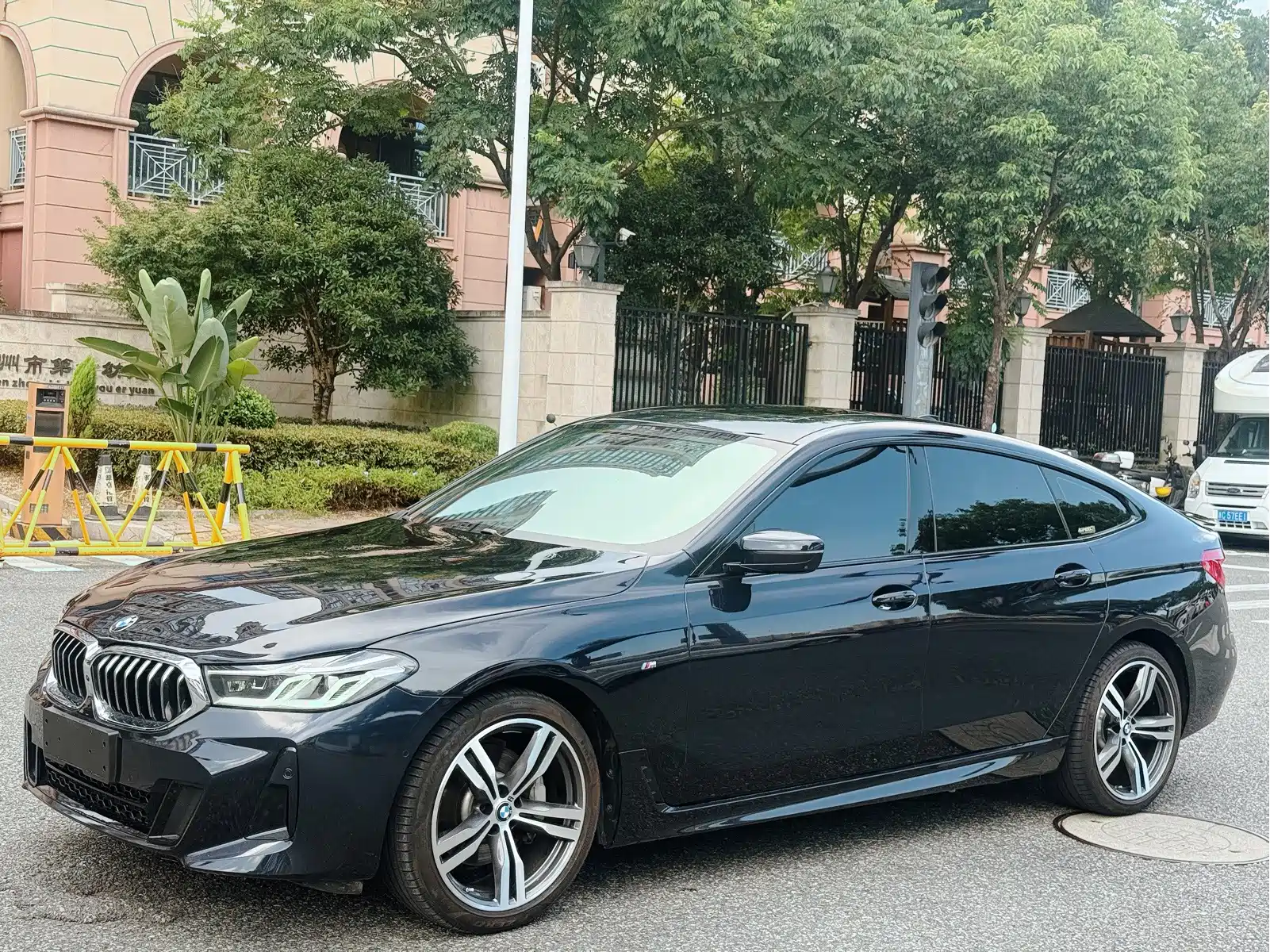 BMW 6 Series GT 2022 Model 630i M Sport Package — фото 3