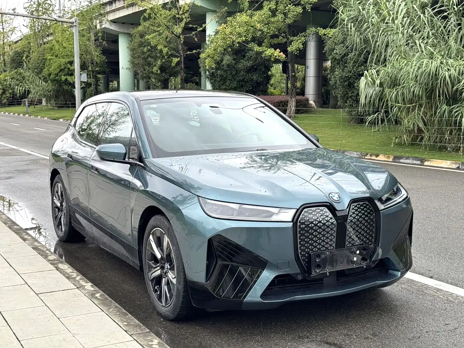 BMW iX 2022 xDrive40 — фото 3