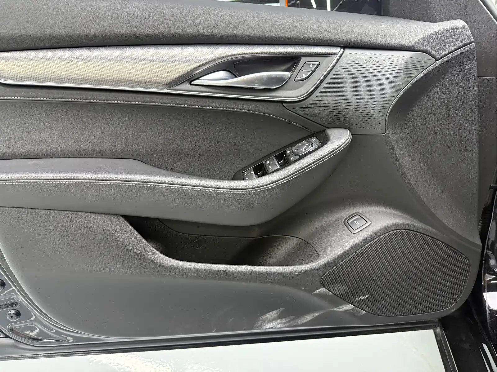 Cadillac CT5 2024 28T Luxury Model Pro — фото 4