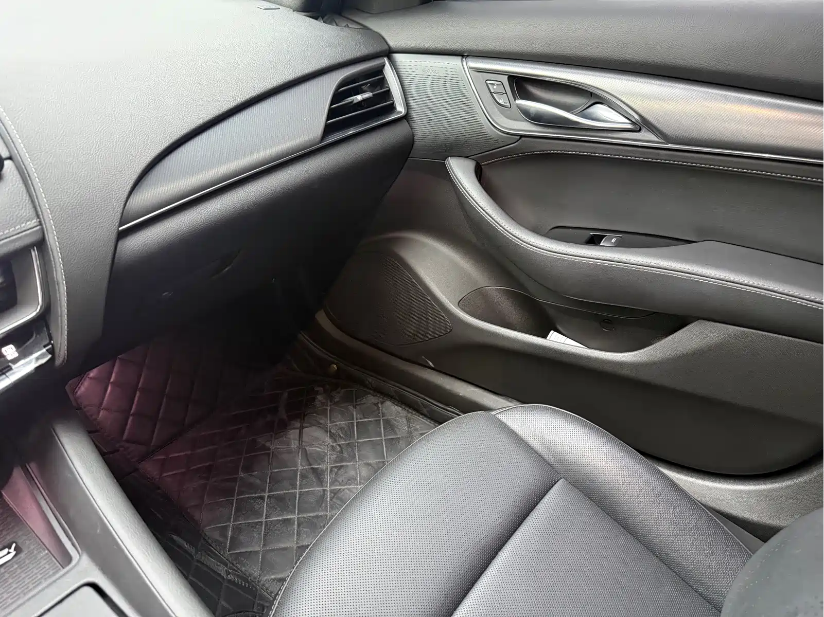 Cadillac CT5 2024 28T Luxury Model Pro — фото 10