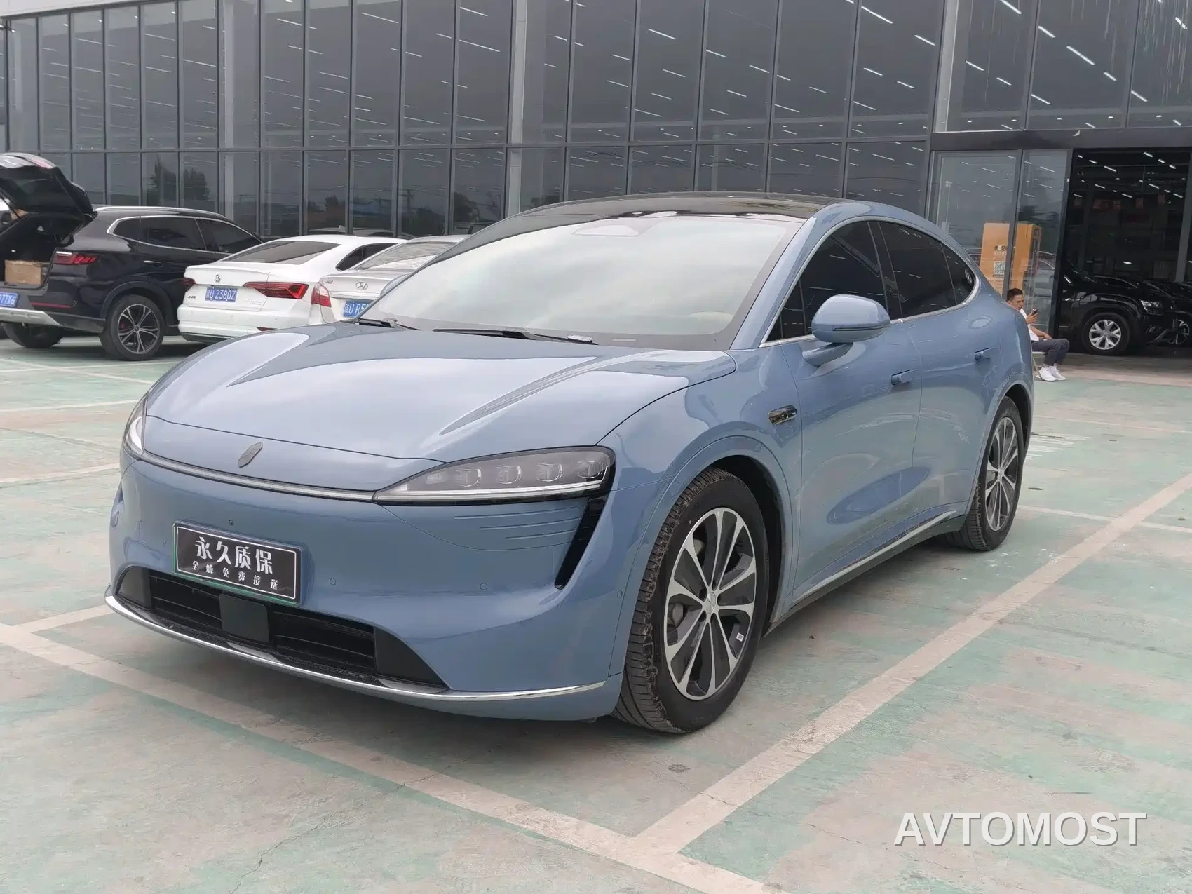 Zhijie Luxeed R7 2025 Extended Range 251km Pro — фото 1
