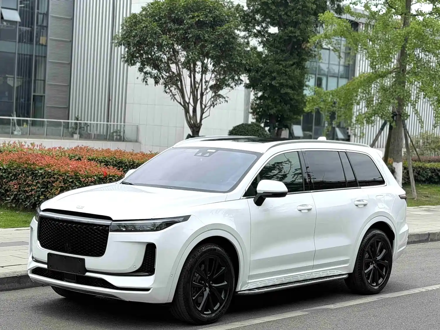 Li ONE 2020 Extended Range 6-seater
