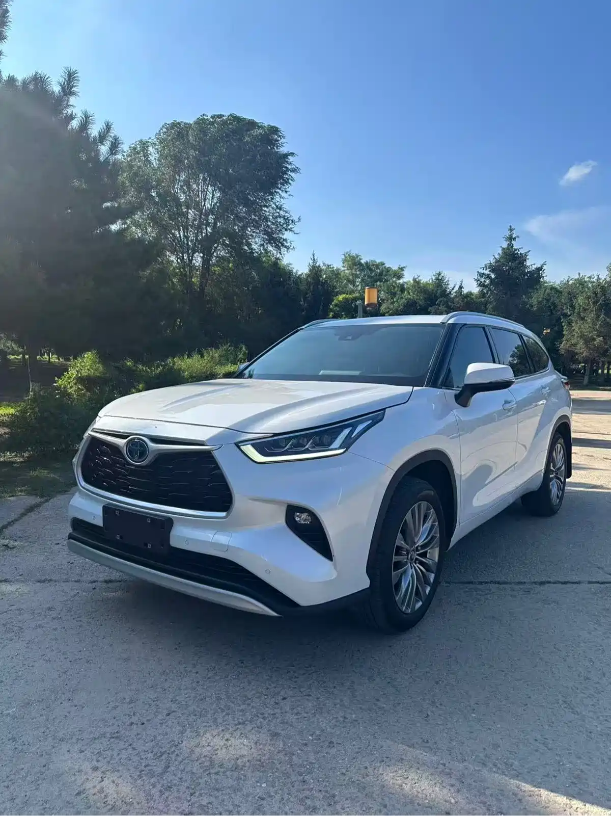 Toyota Highlander 2022 Model Dual Engine 2.5L 4WD Premium Edition 7-Seater