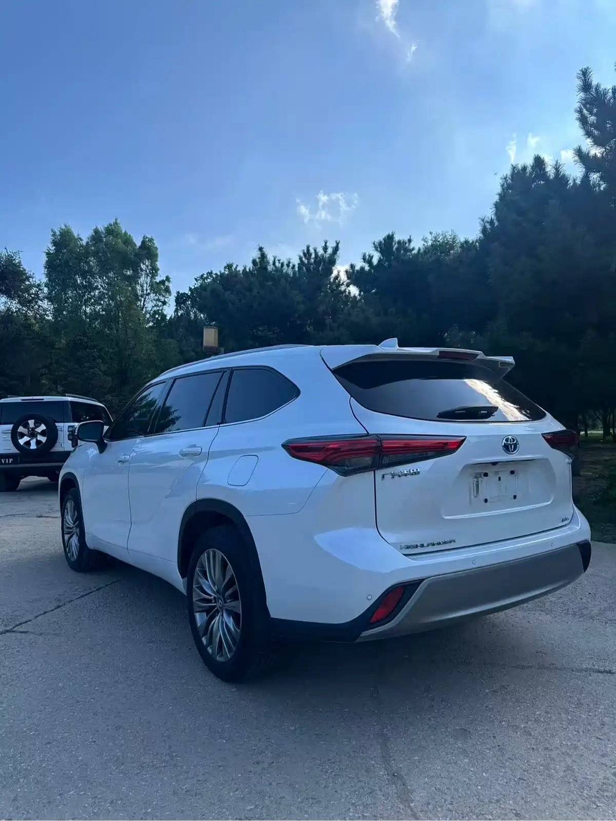 Toyota Highlander 2022 Model Dual Engine 2.5L 4WD Premium Edition 7-Seater — фото 7