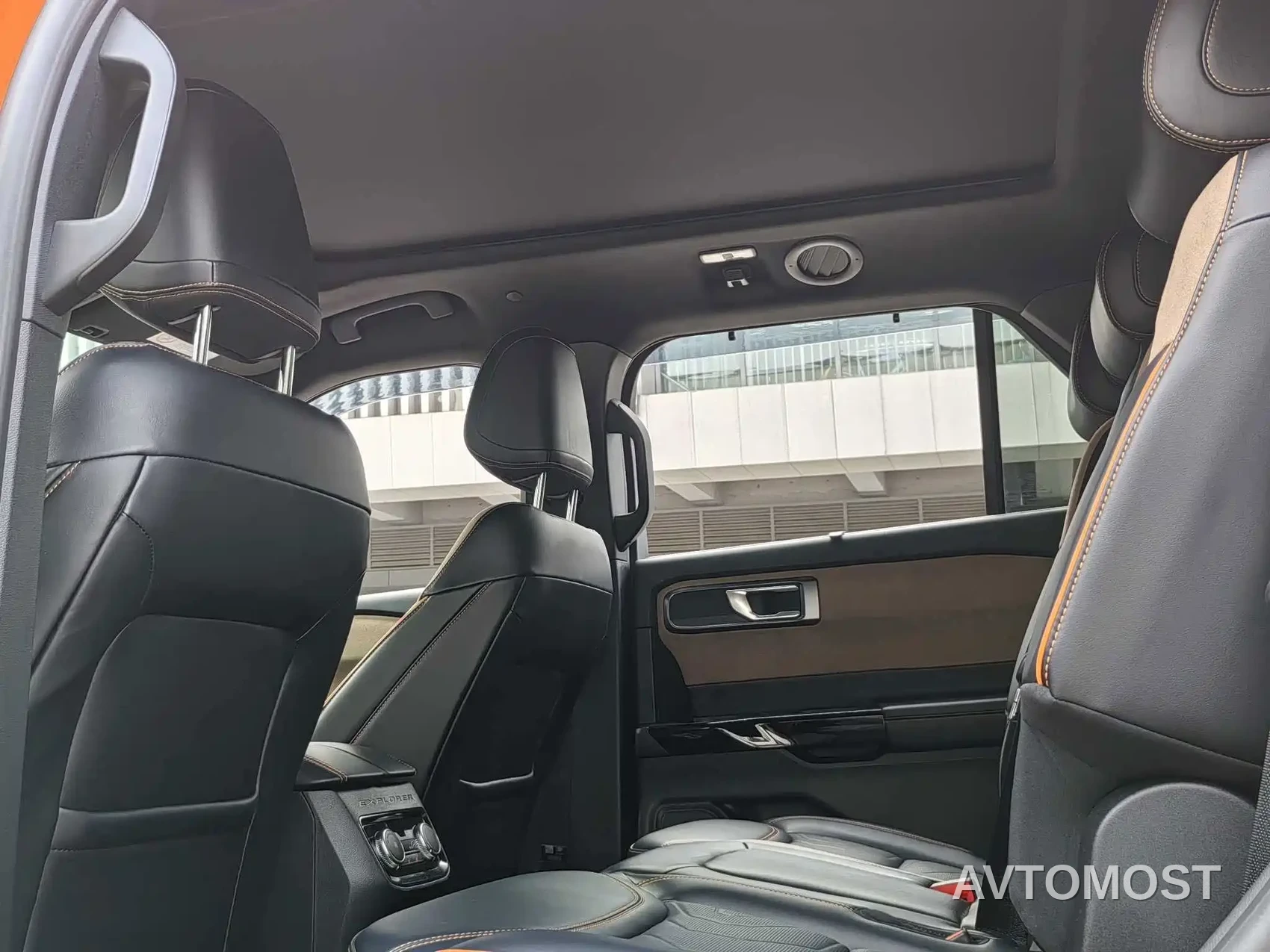 Ford Explorer 2024 2.3T EcoBoost Kunlun Summit Edition 7-Seater — фото 14