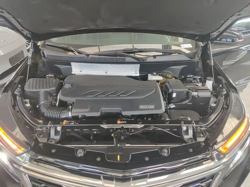 Chevrolet Equinox 2022 Mild Hybrid 550T RS 4WD Intelligent Expansion Edition — фото 20