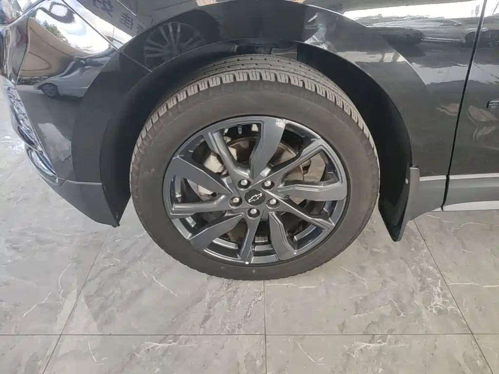 Chevrolet Equinox 2022 Mild Hybrid 550T RS 4WD Intelligent Expansion Edition — фото 23
