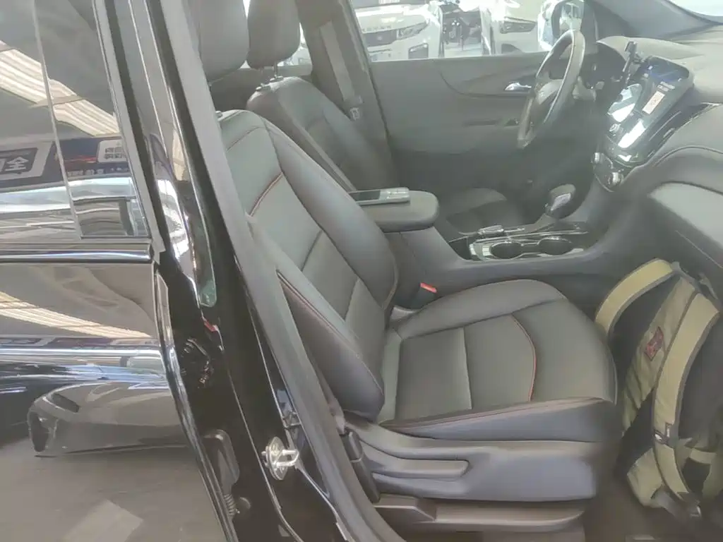 Chevrolet Equinox 2022 Mild Hybrid 550T RS 4WD Intelligent Expansion Edition — фото 25