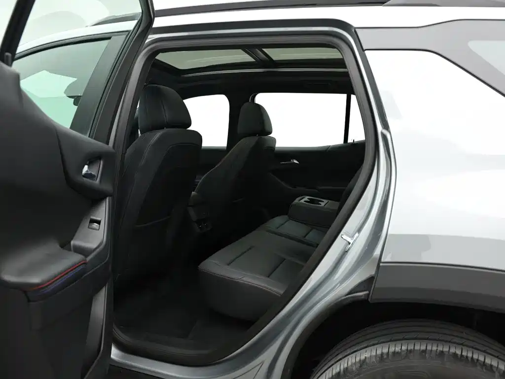 Chevrolet Equinox Plus 2024 102km RS Flagship Edition — фото 13