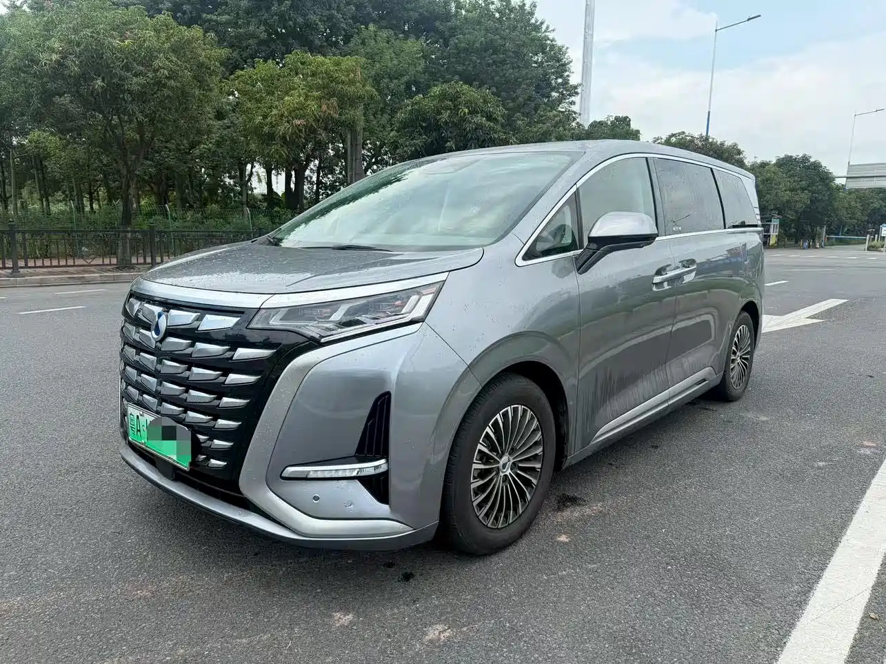 Denza D9 2022 DM-i 1040 Premium