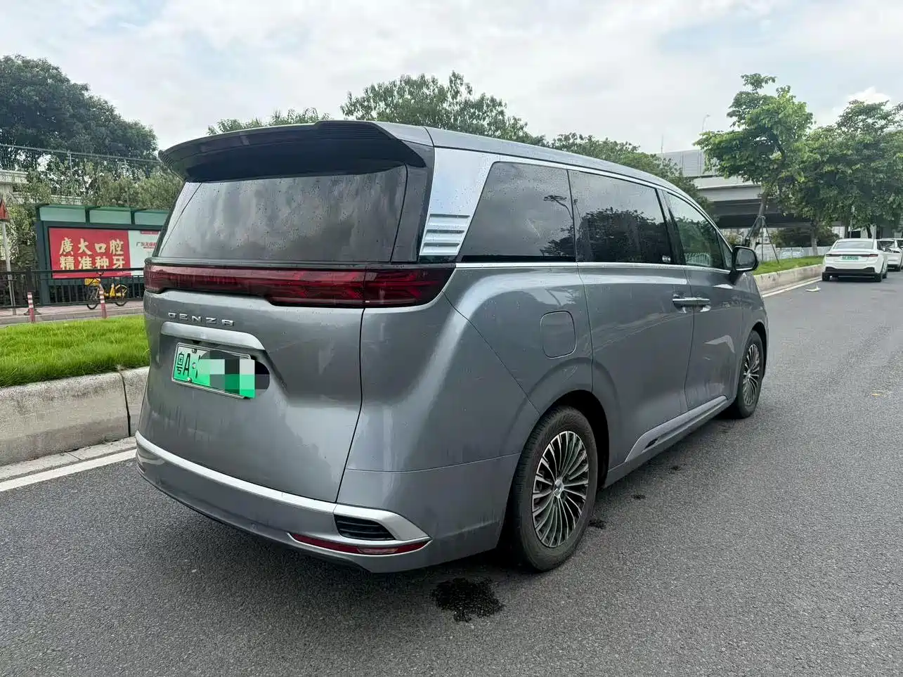 Denza D9 2022 DM-i 1040 Premium — фото 4