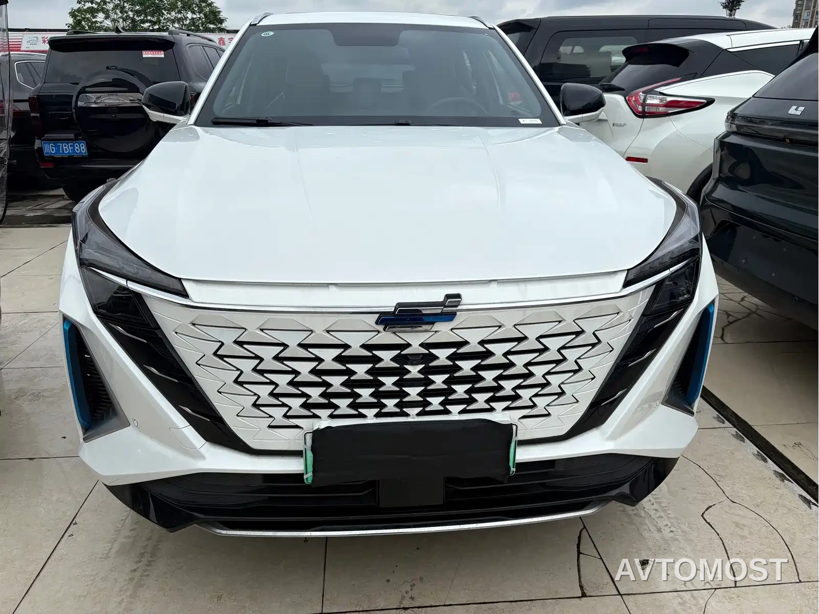 Changan Oshan Z6 EV 2023 Smart Electric iDD 150KM Flagship — фото 2