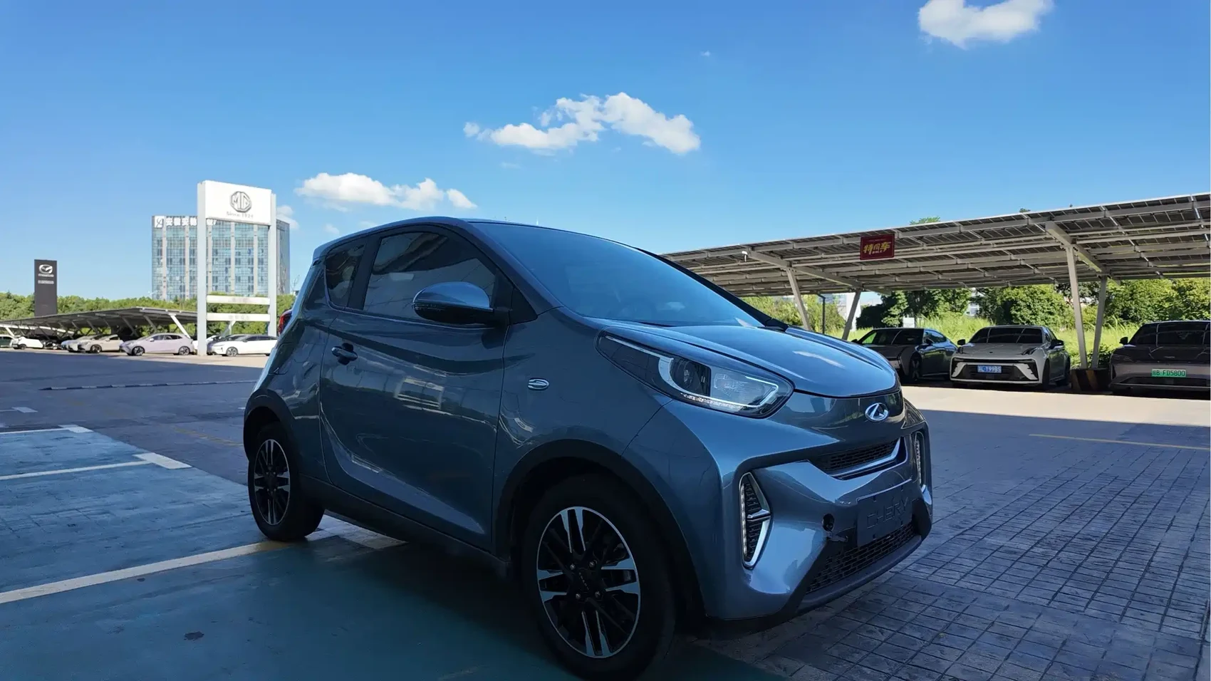 QQ New Energy Little Ant 2022 Sweet Pink Edition Half Sugar Version LFP Lithium 30kW 301km — фото 3