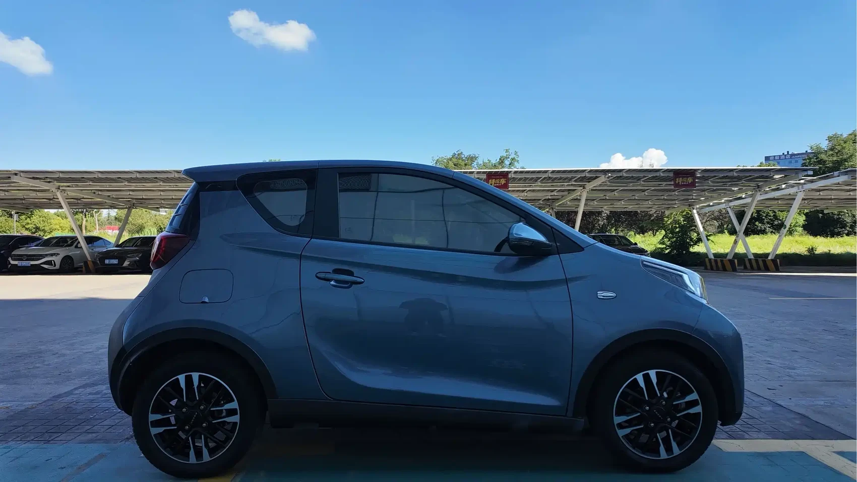 QQ New Energy Little Ant 2022 Sweet Pink Edition Half Sugar Version LFP Lithium 30kW 301km — фото 4