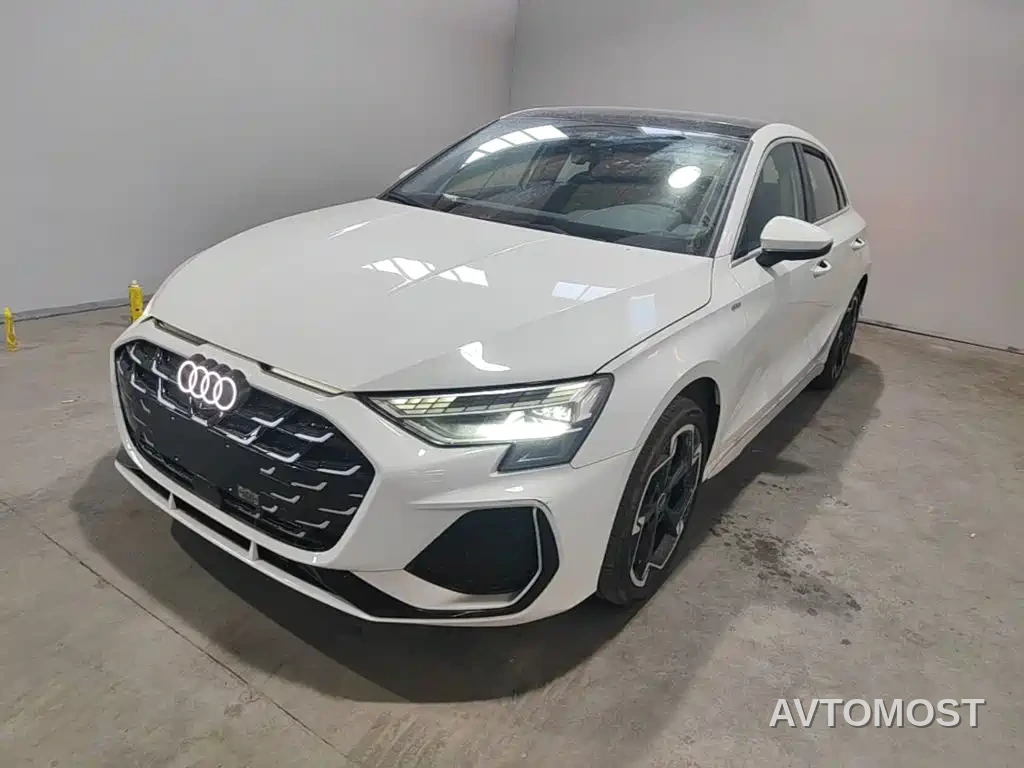 Audi A3 2025 Facelift Sportback 35TFSI Flying Spur Premium — фото 2