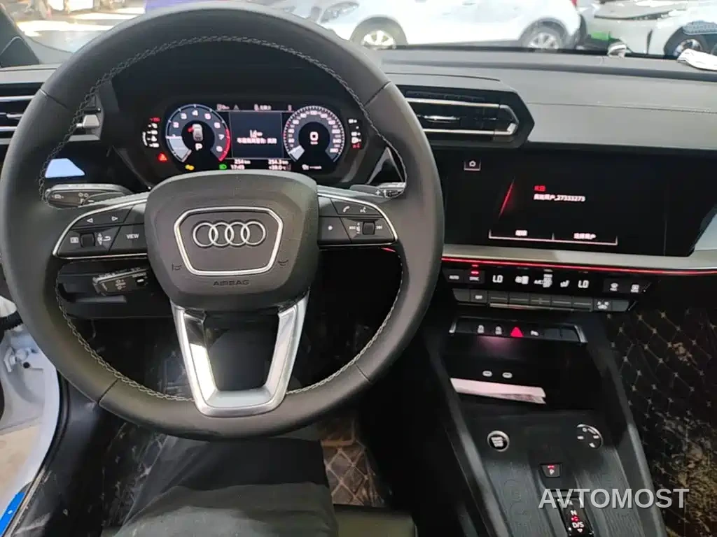 Audi A3 2025 Facelift Sportback 35TFSI Flying Spur Premium — фото 4