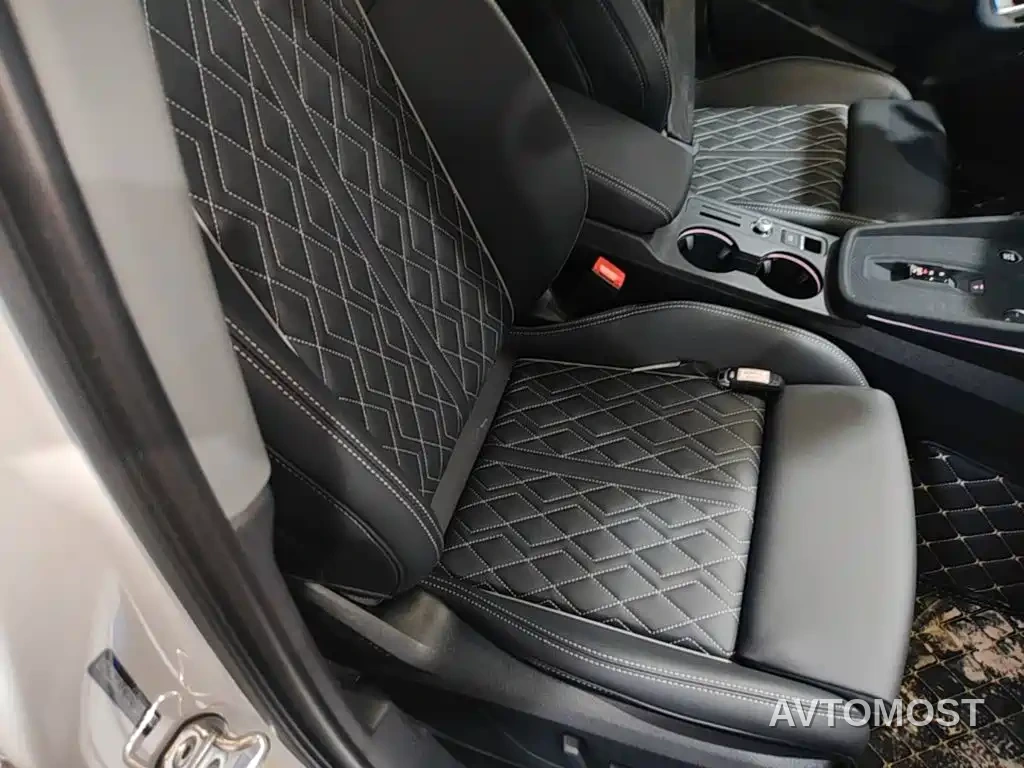 Audi A3 2025 Facelift Sportback 35TFSI Flying Spur Premium — фото 15