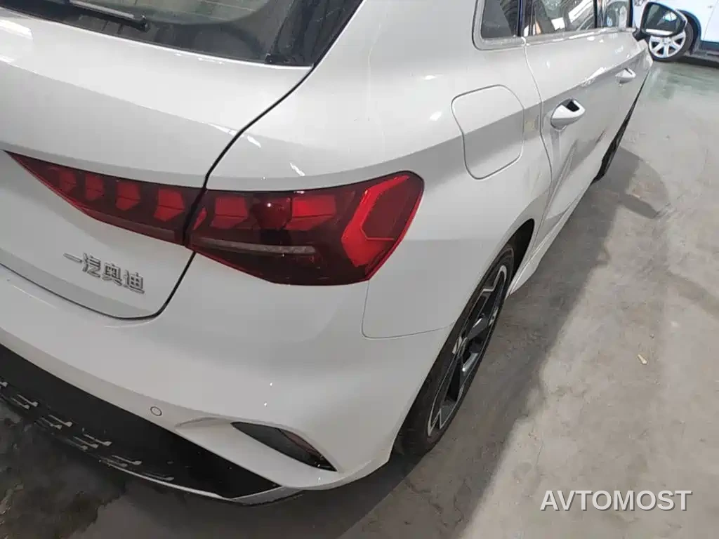 Audi A3 2025 Facelift Sportback 35TFSI Flying Spur Premium — фото 18