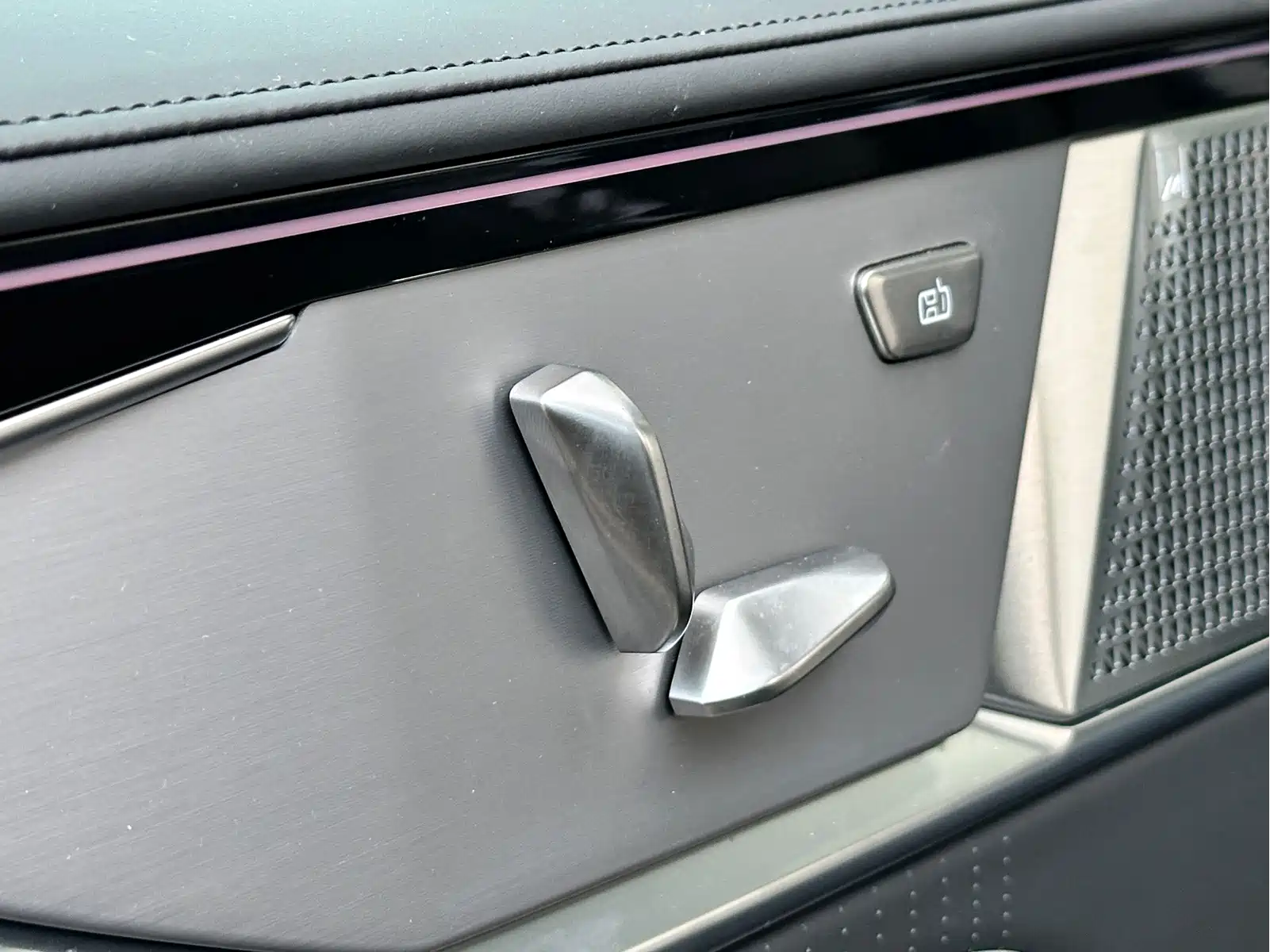 HiPhi Y 2023 560km Pioneer Edition — фото 13