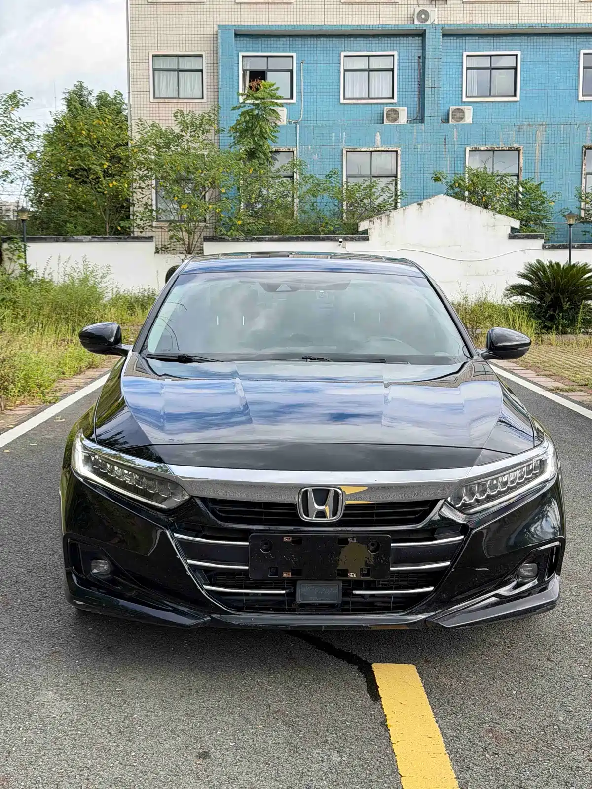 Honda Accord 2022 Sharp Hybrid 2.0L Sharp Leader Edition — фото 2