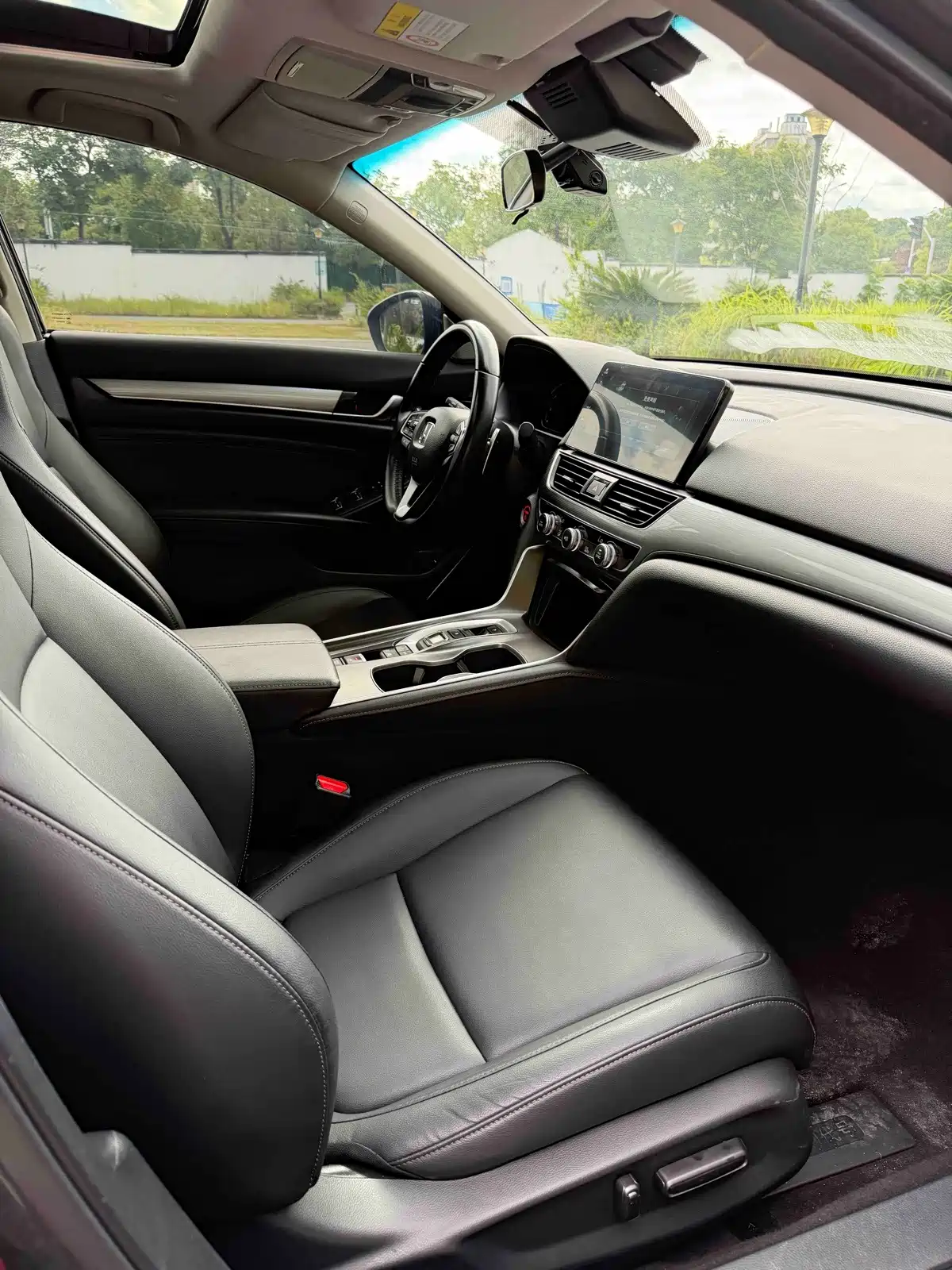 Honda Accord 2022 Sharp Hybrid 2.0L Sharp Leader Edition — фото 6