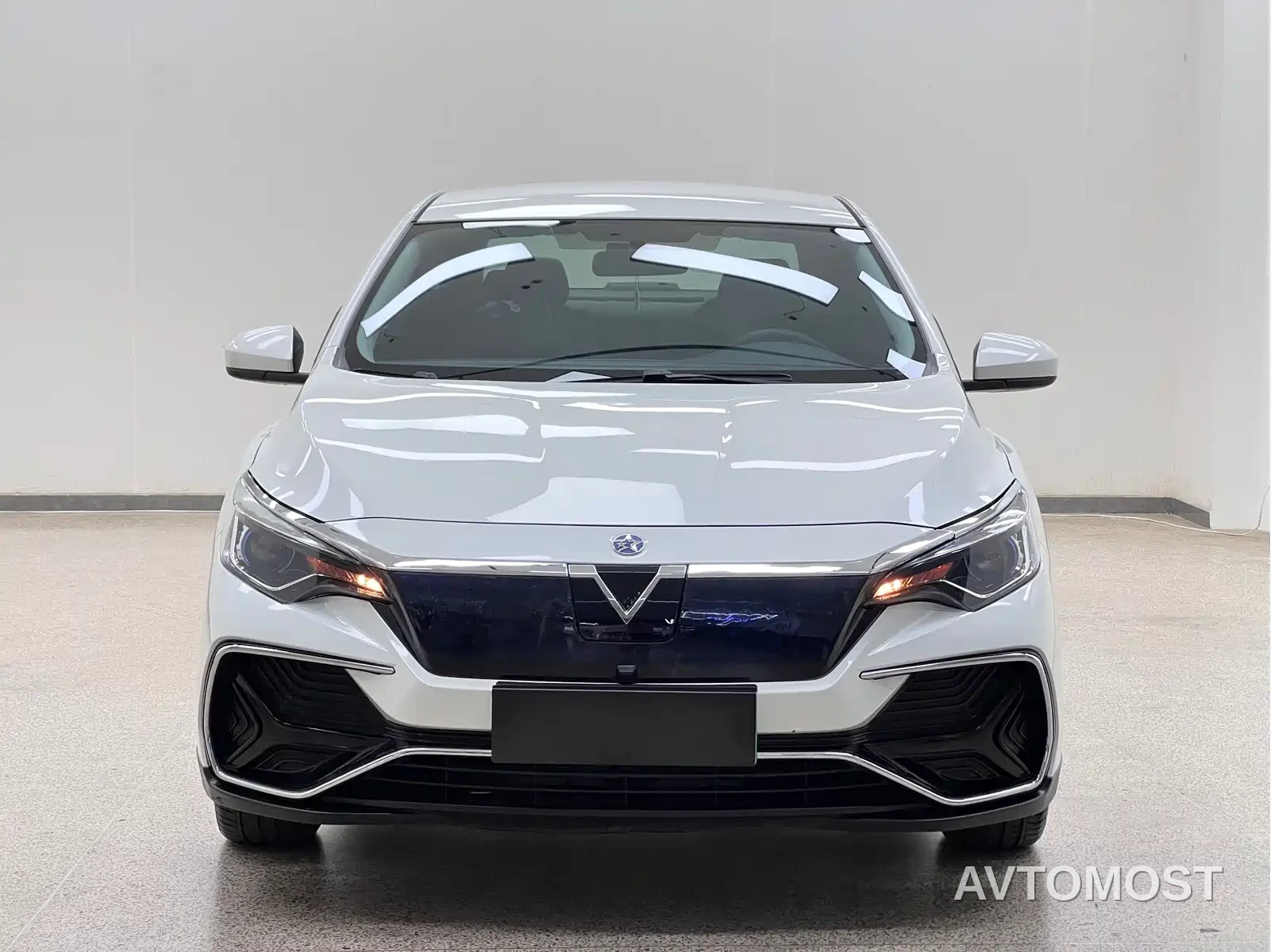 Venucia D60EV 2022 Standard Range Smart Drive Edition — фото 2
