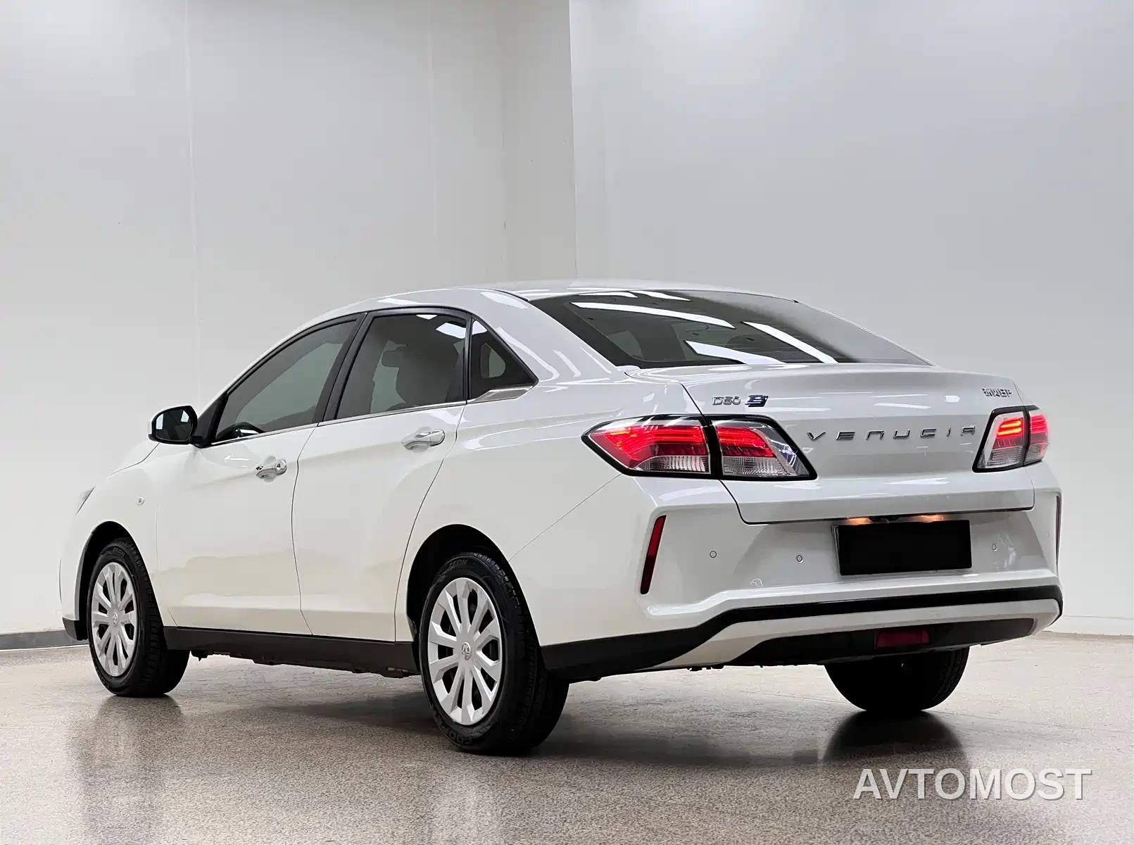 Venucia D60EV 2022 Standard Range Smart Drive Edition — фото 5