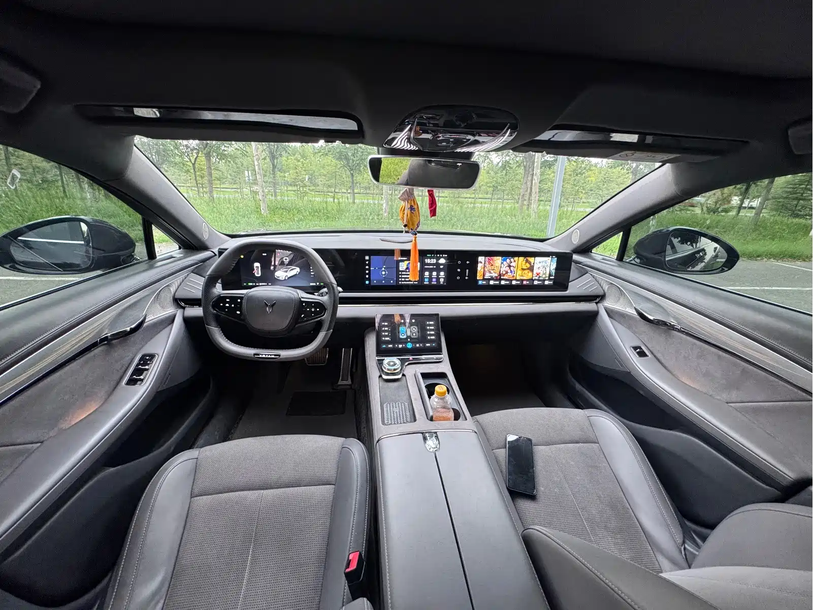 VOYAH Zhuiguang 2024 PHEV AWD Ultra-long Range Executive Edition — фото 4