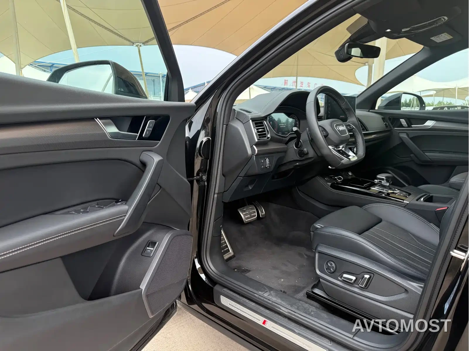 Audi Q5L 2025 40 TFSI Luxury Dynamic — фото 6