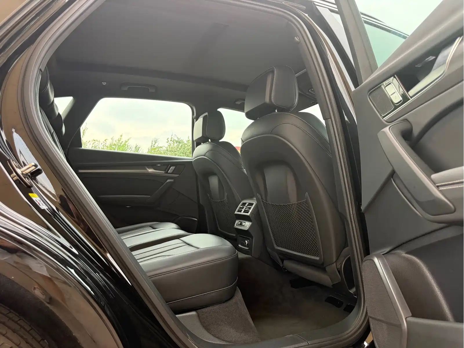 Audi Q5L 2025 40 TFSI Luxury Dynamic — фото 23